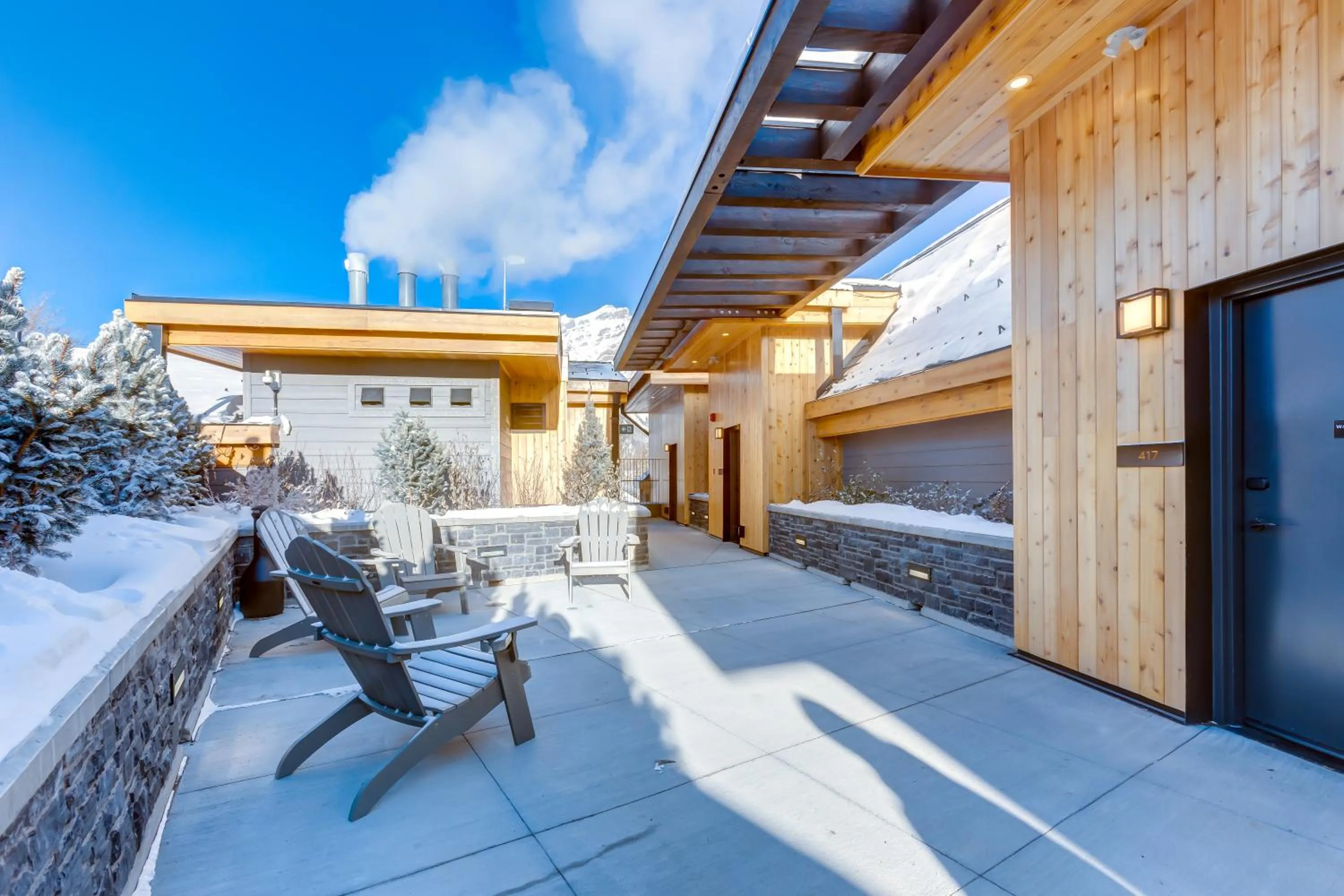 Area and facilities in Peaks Hotel and Suites