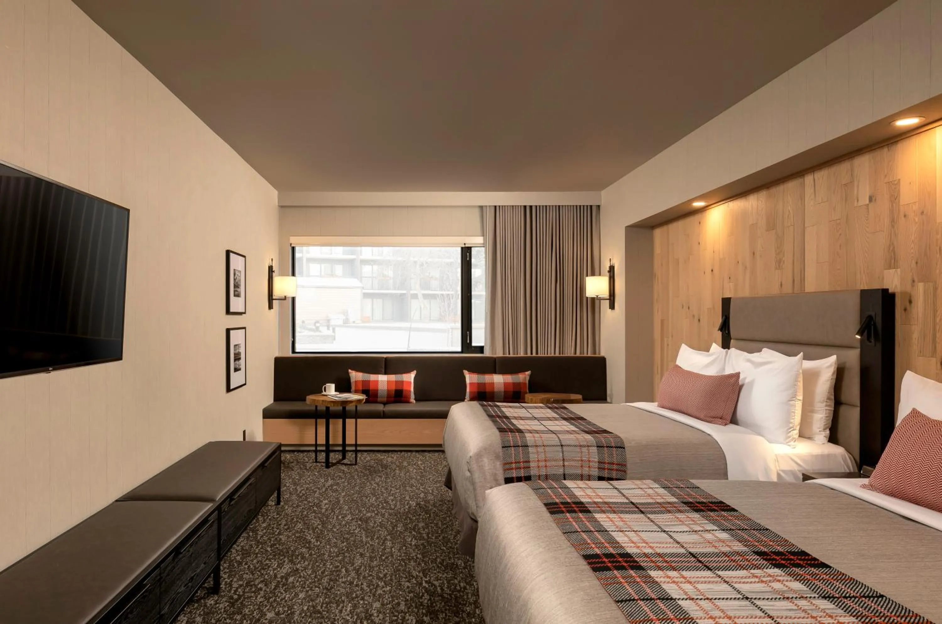 Junior Studio, 2 Queen beds, Street View in Peaks Hotel and Suites