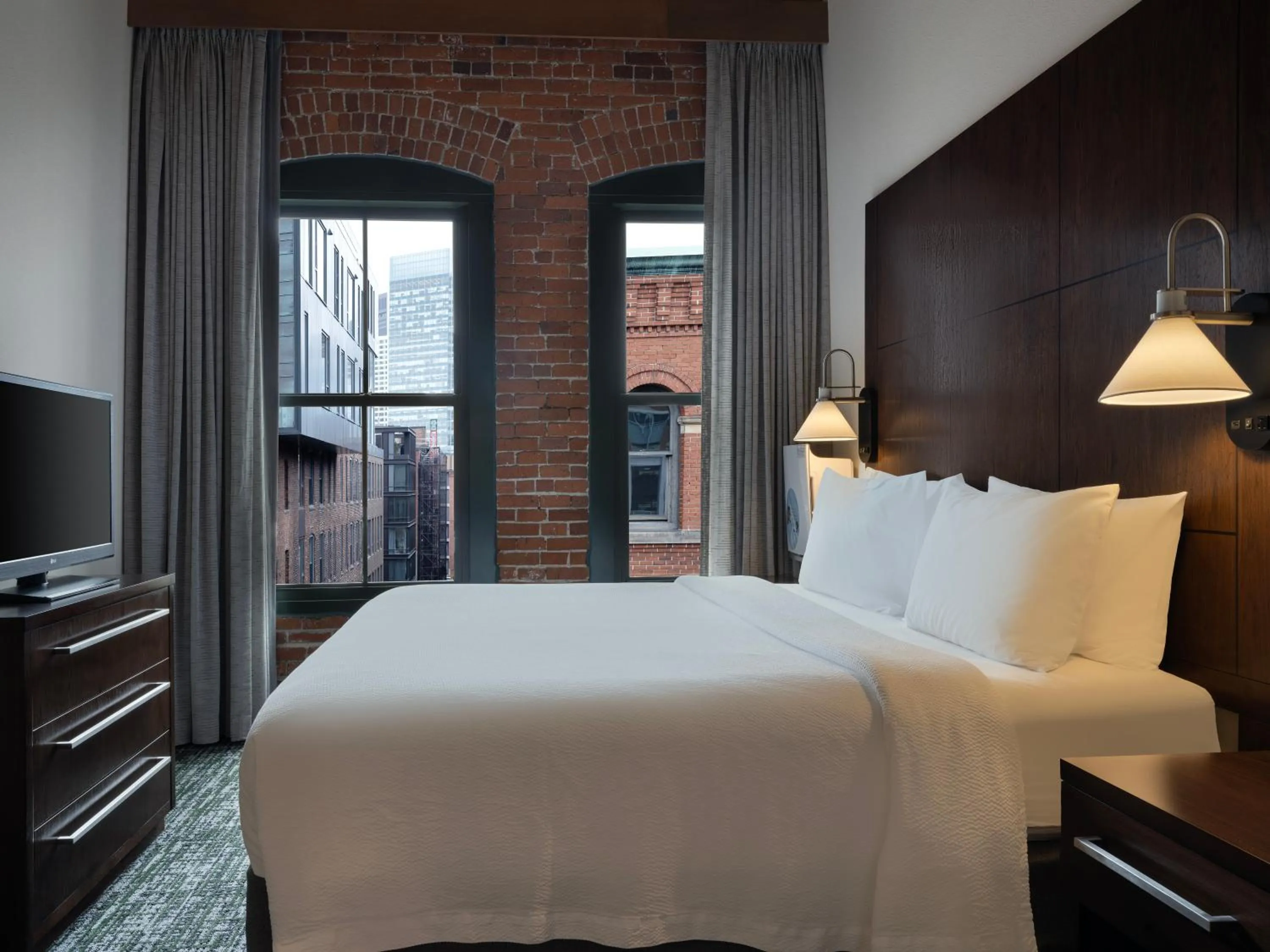 Bed in Residence Inn by Marriott Boston Downtown Seaport