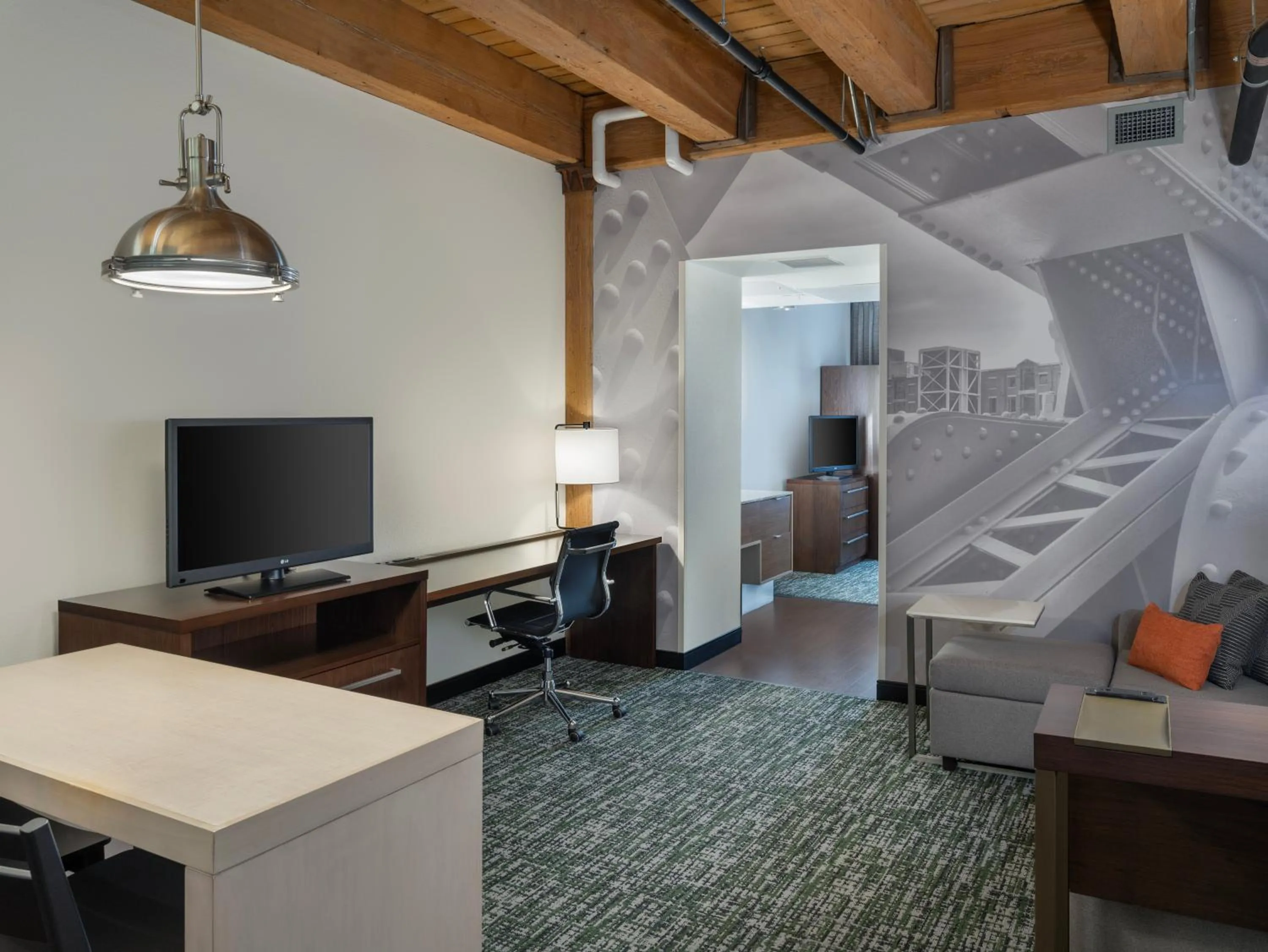 TV and multimedia in Residence Inn by Marriott Boston Downtown Seaport