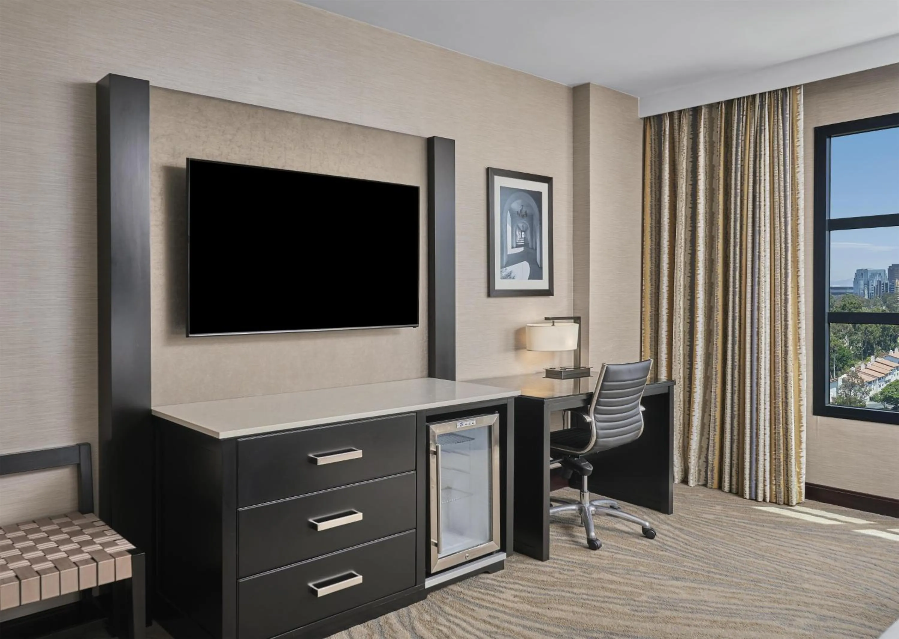 Bedroom in Hyatt Regency La Jolla at Aventine