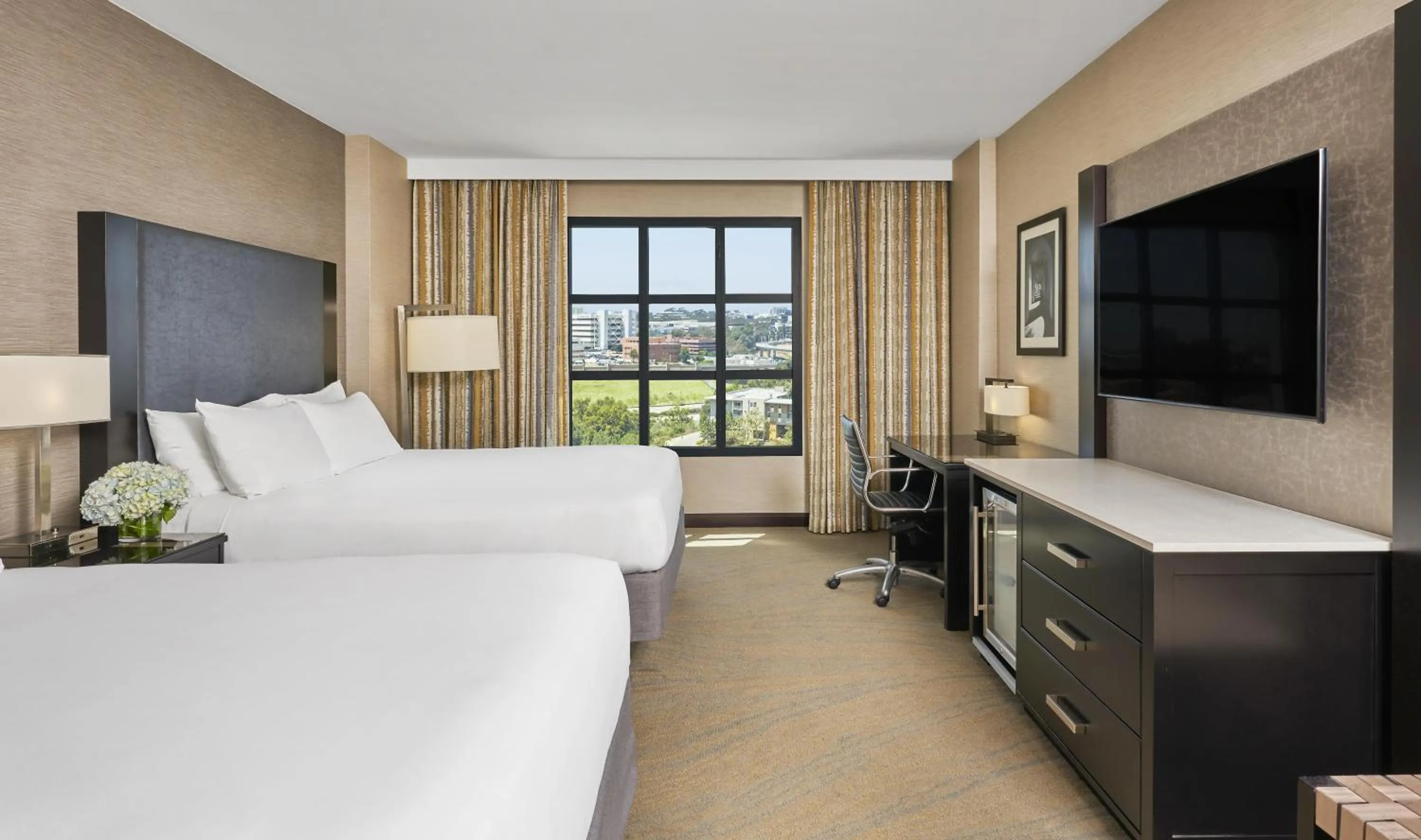 Bedroom, Bed in Hyatt Regency La Jolla at Aventine