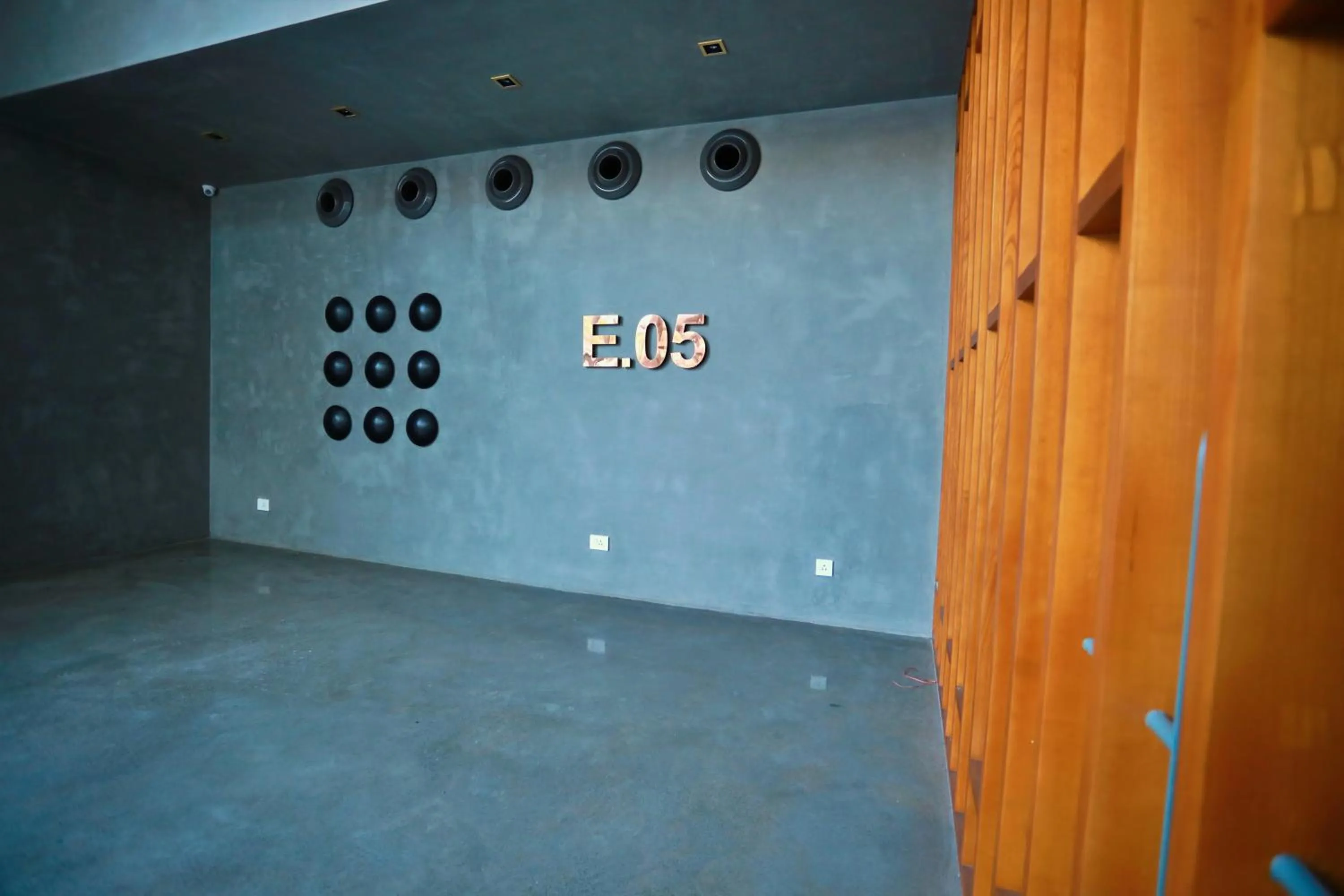 Logo/Certificate/Sign in E.05 City Inn