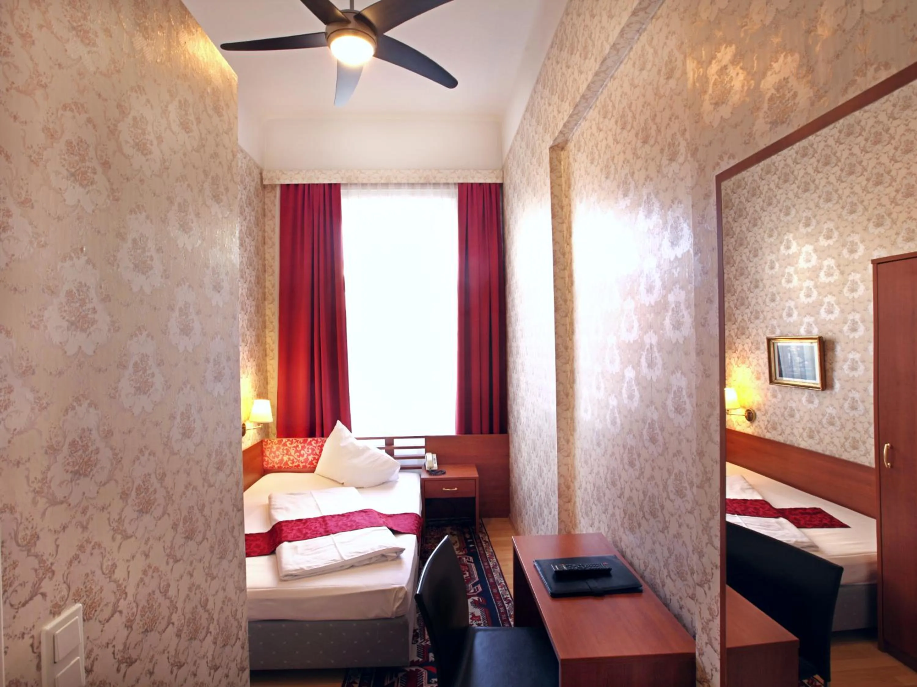 Bed in HPA Hotel Andreas