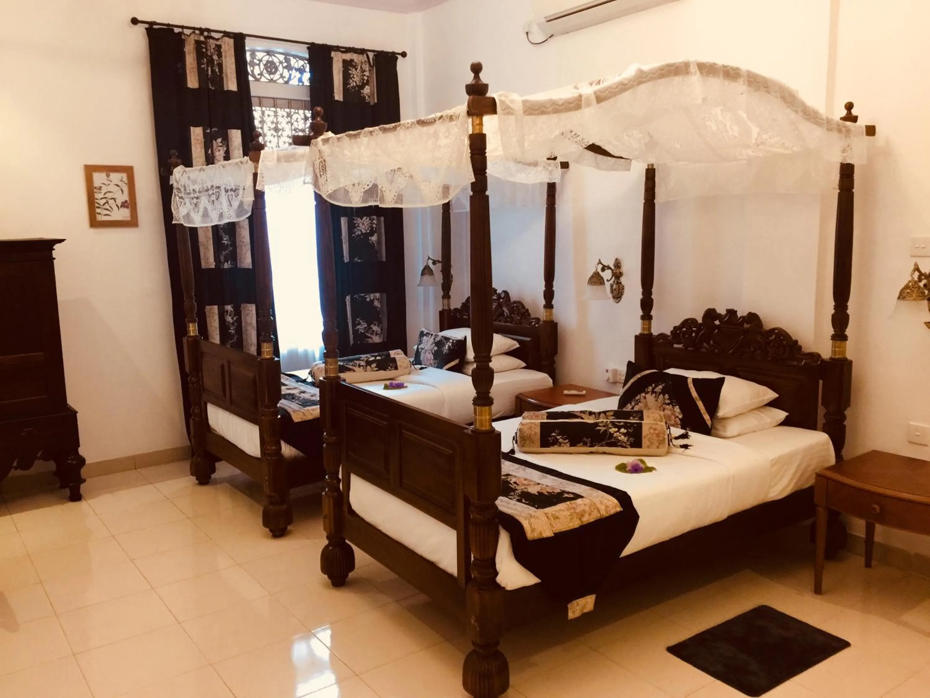 Bed in Manor House-Kandy