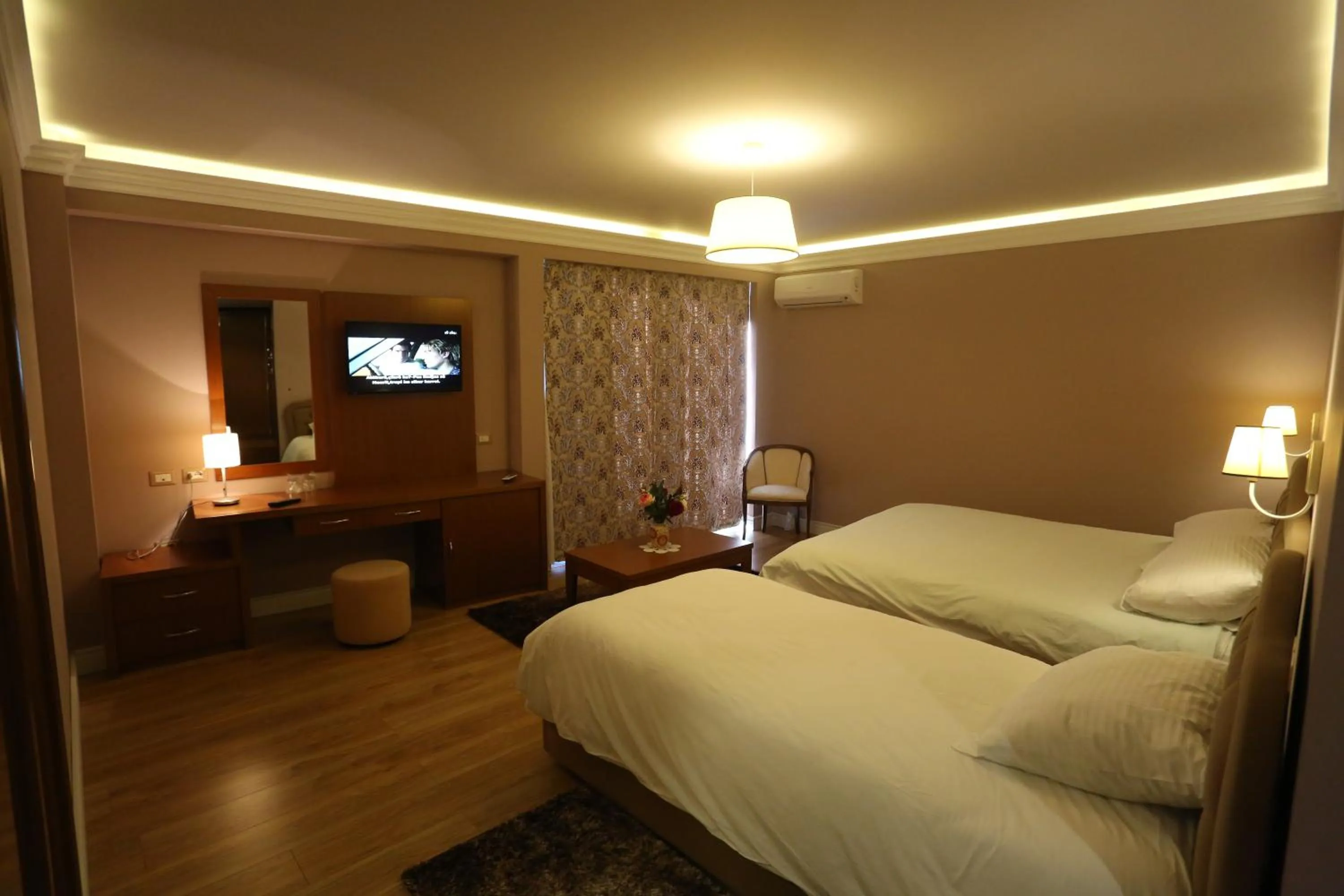 Bedroom, Bed in Perla Hotel
