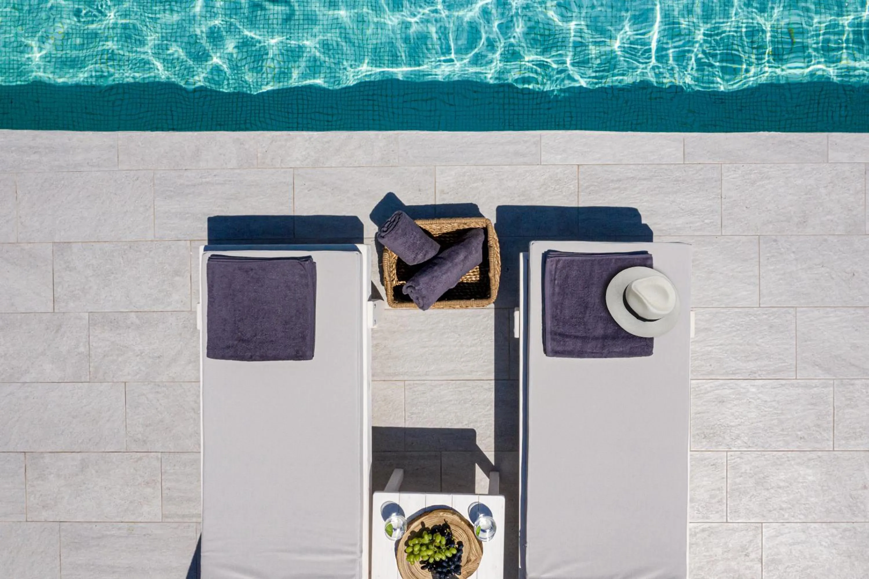 Swimming pool in Santa Irina Luxury Sunny Lofts