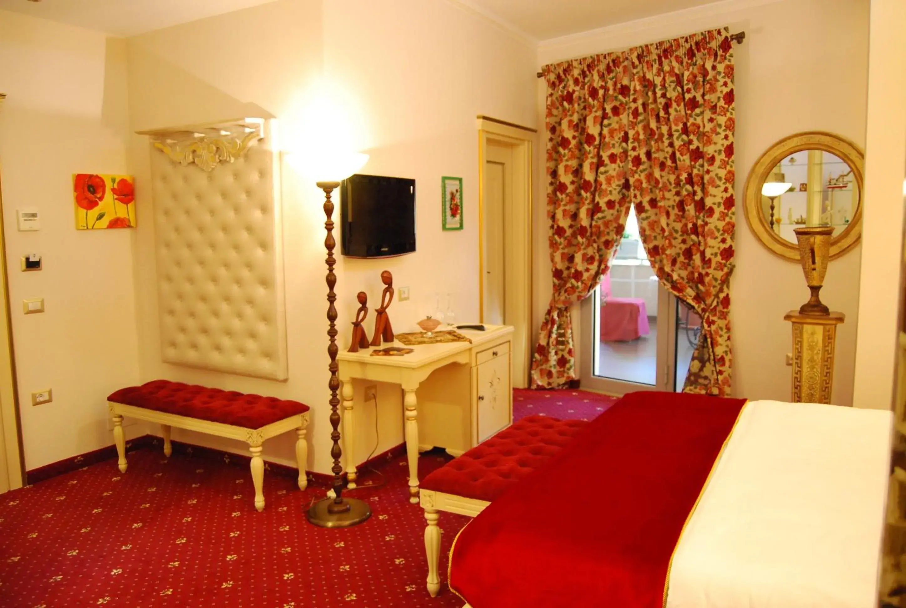 Comfort Double Room with Terrace in 2 KITARRAT Boutique Hotel & SPA Comfort Double Room with Terrace in 2 KITARRAT Boutique Hotel & SPA