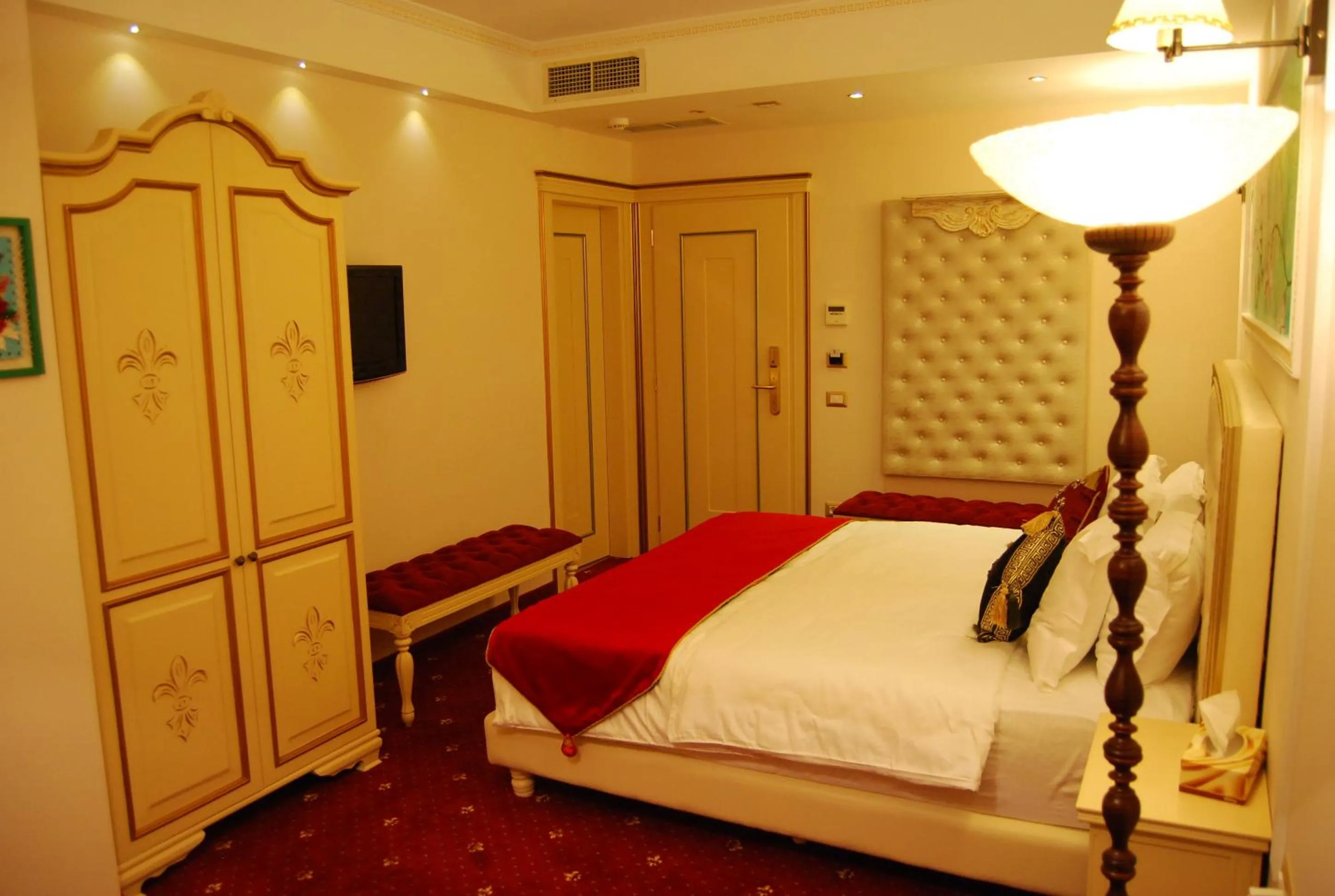 Bed in 2 KITARRAT Boutique Hotel & SPA