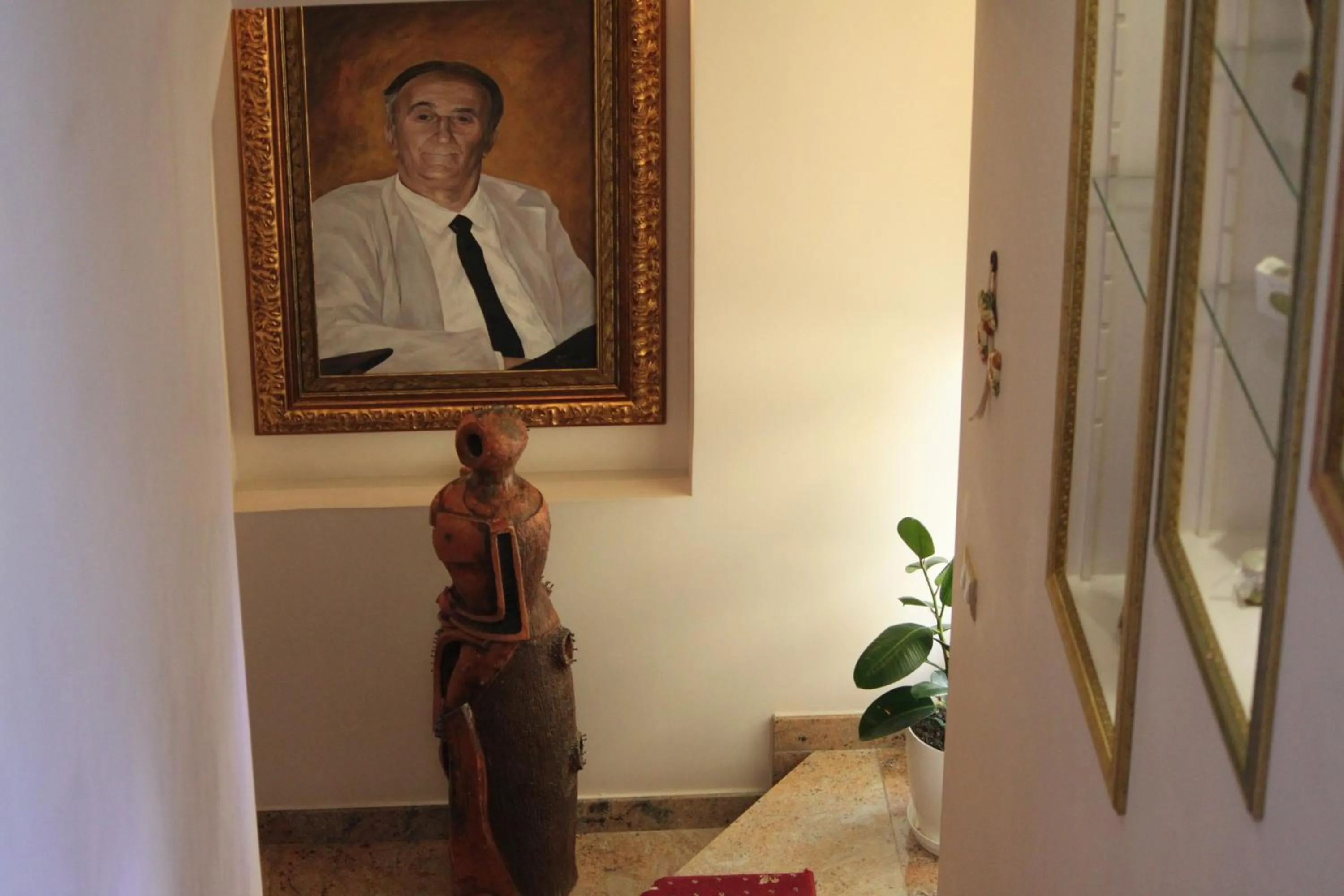 2 KITARRAT Boutique Hotel & SPA