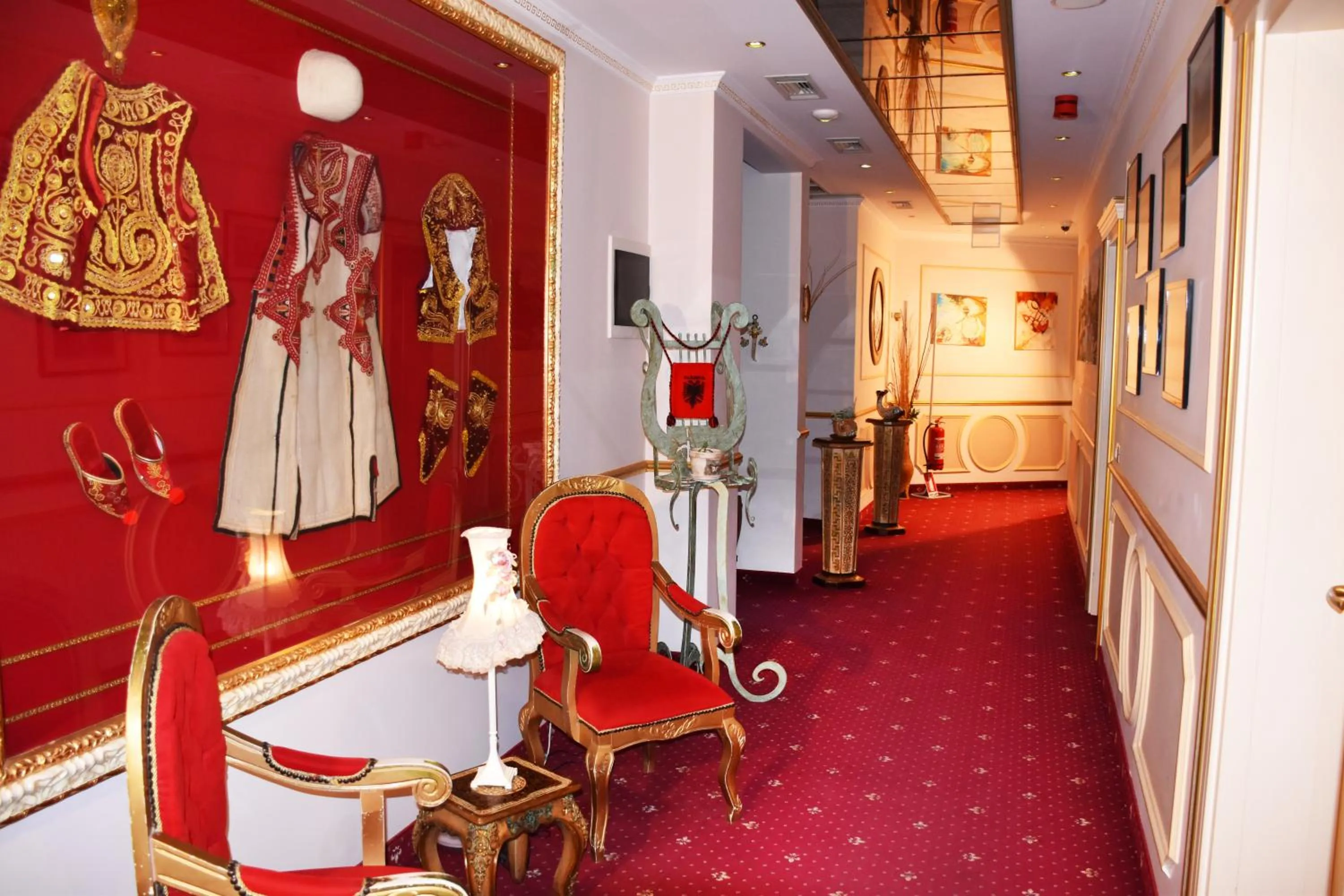 Lobby or reception in 2 KITARRAT Boutique Hotel & SPA