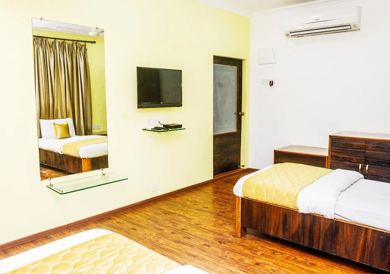 TV and multimedia in Hotel Subhash- Andheri