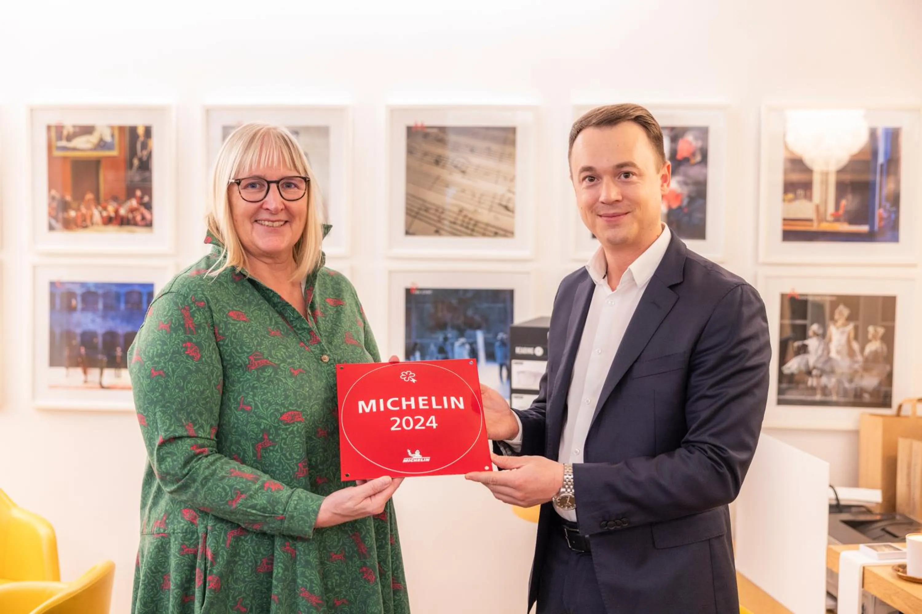 Logo/Certificate/Sign in Small Luxury Hotel Goldgasse