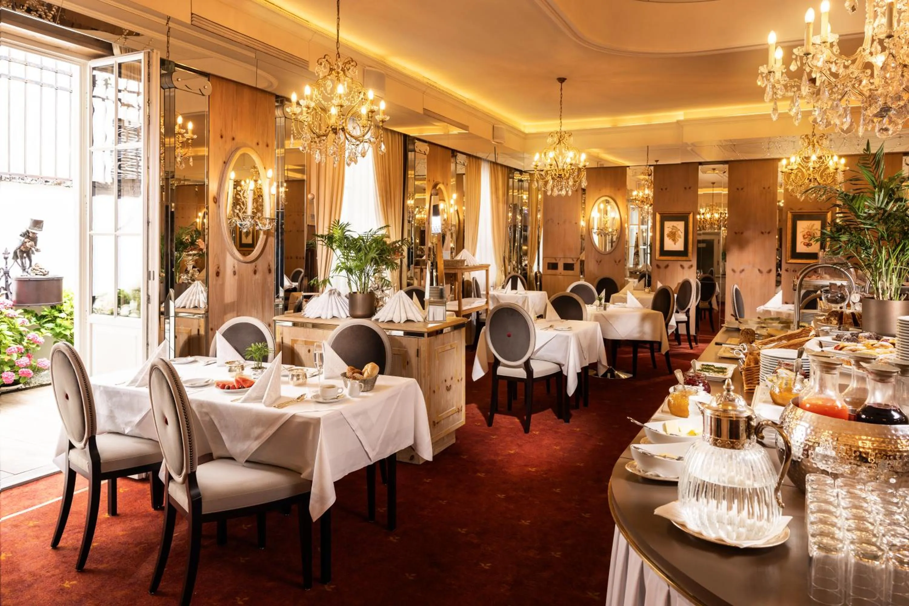 Restaurant/places to eat in Hotel Bristol Salzburg