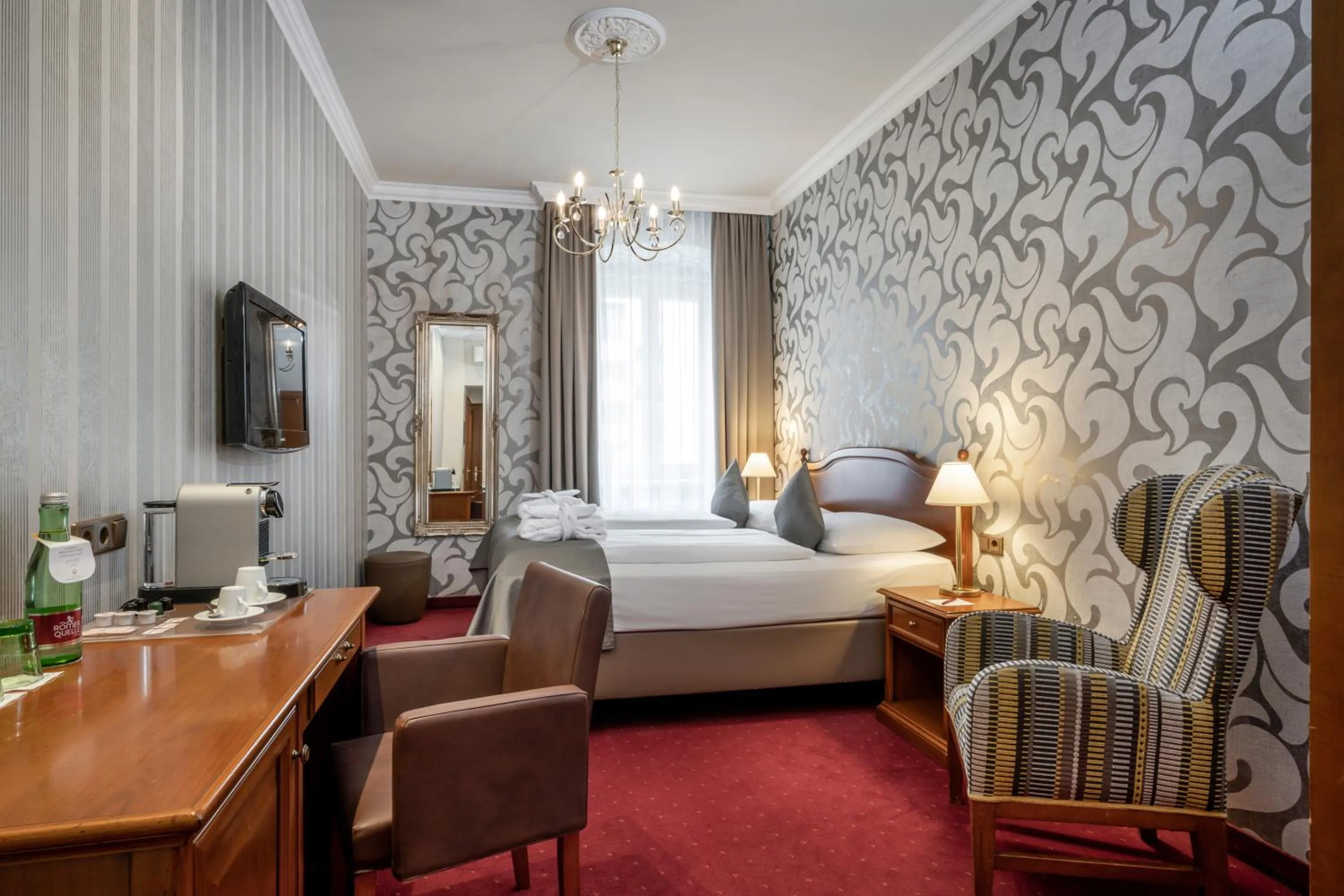 Photo of the whole room, Bed in Hotel am Mirabellplatz