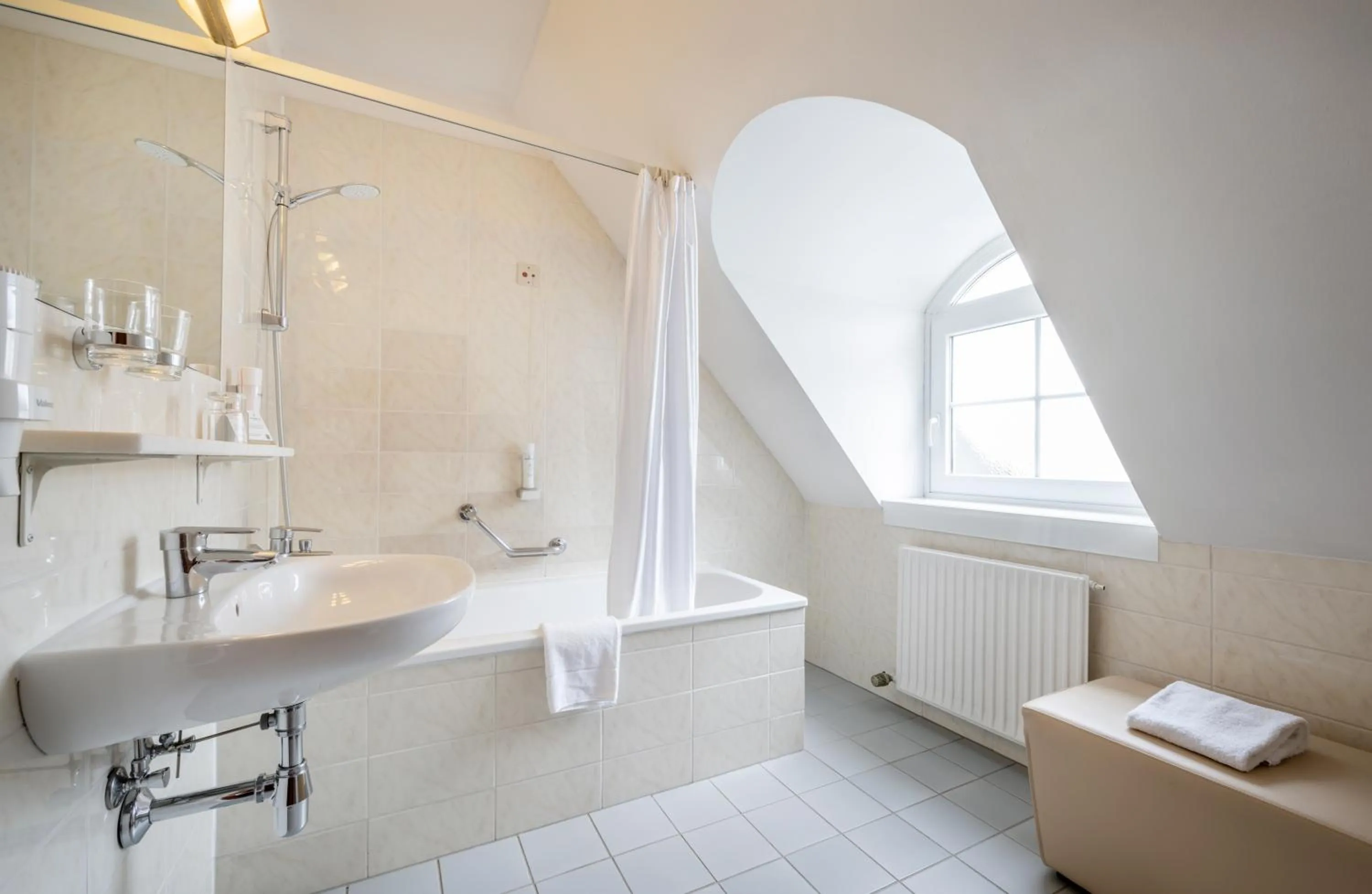 Bathroom in Hotel am Mirabellplatz