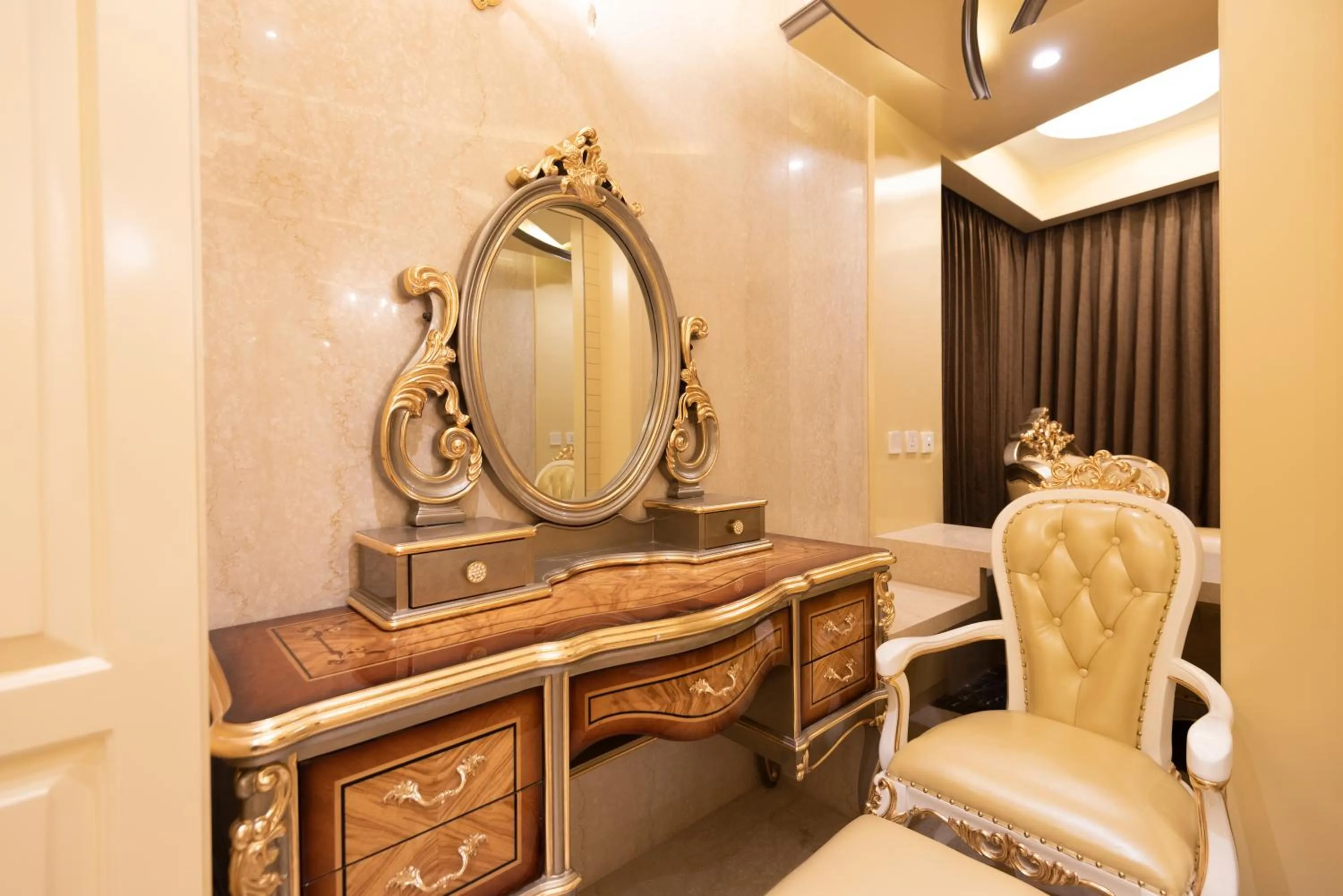 Seating area in Hotel Park Elanza Coimbatore