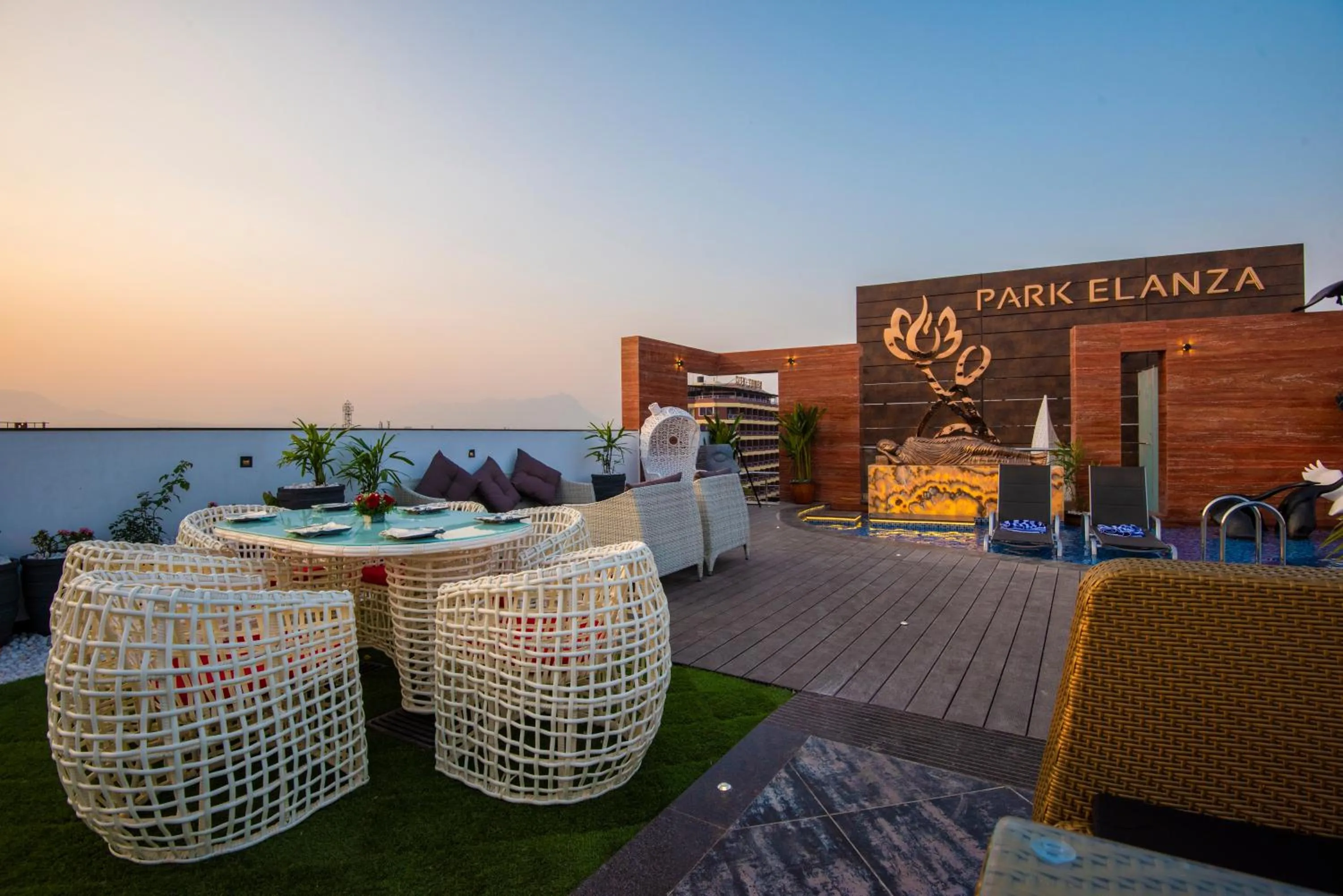 Nightclub / DJ in Hotel Park Elanza Coimbatore