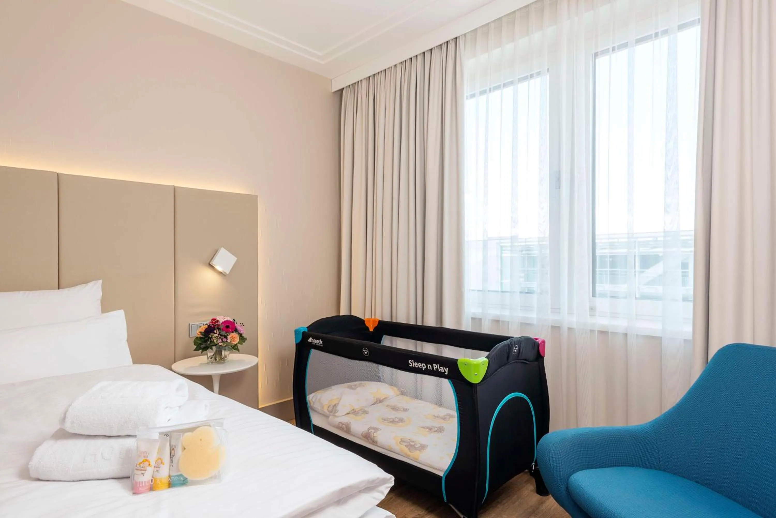 Bedroom, Bed in NH Vienna Airport Conference Center