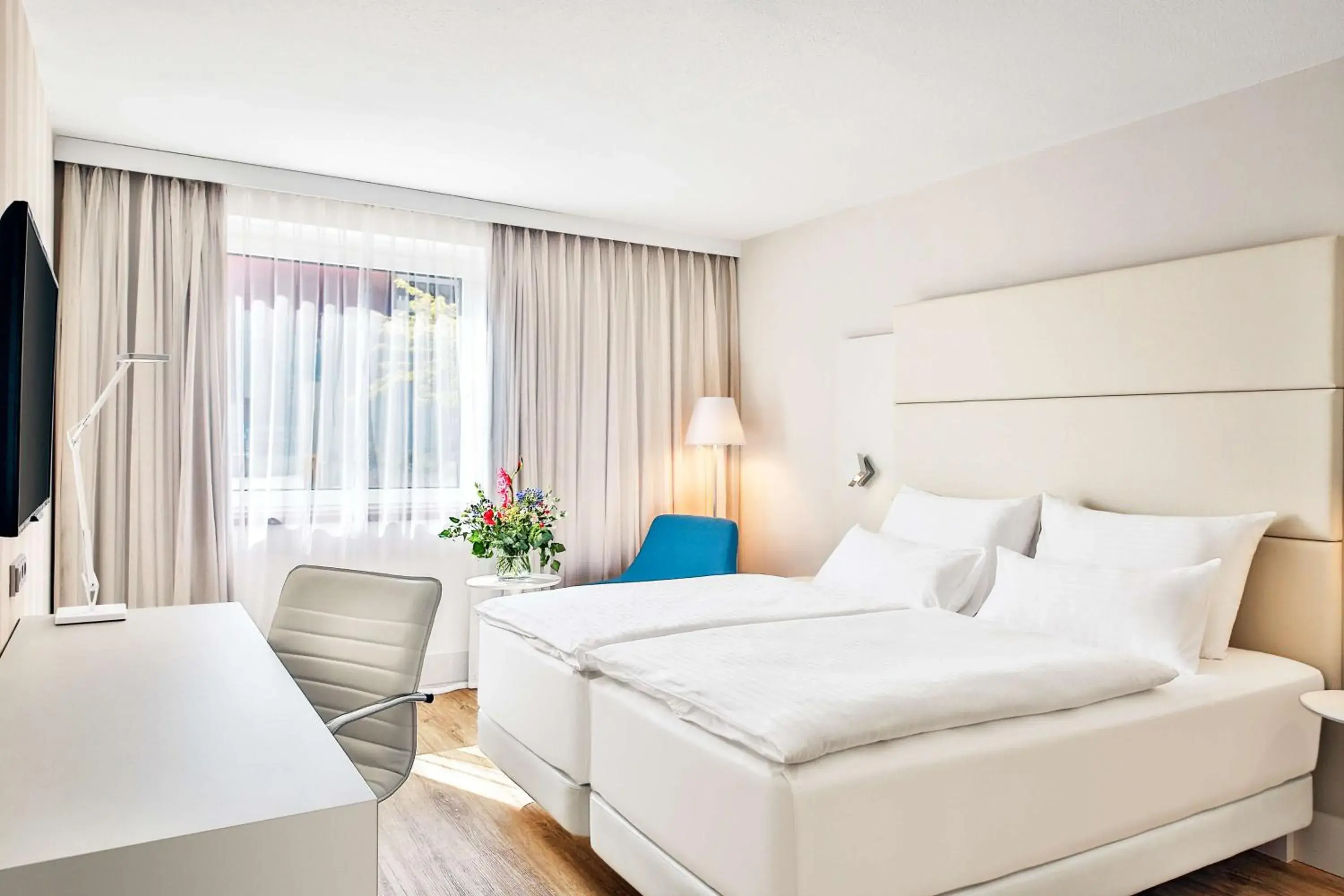 Standard Double or Twin Room with Extra bed (2 Adults + 1 Child) in NH Vienna Airport Conference Center Standard Double or Twin Room with Extra bed (2 Adults + 1 Child) in NH Vienna Airport Conference Center