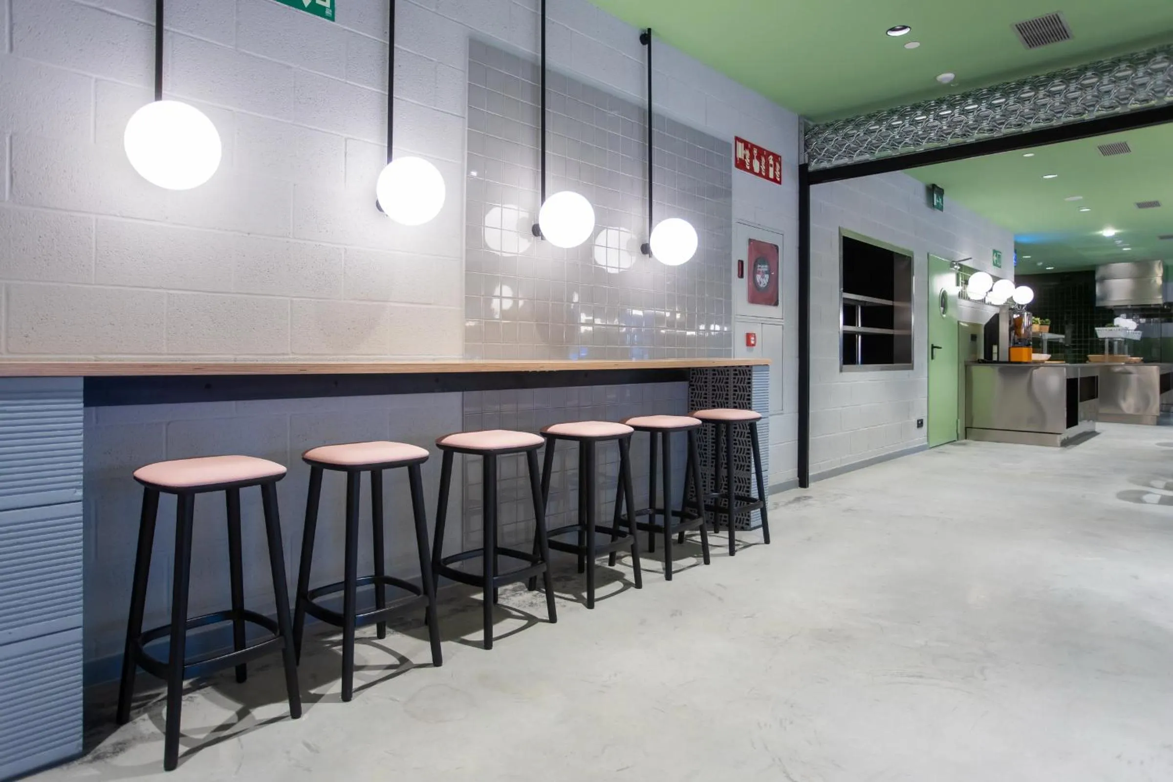 Restaurant/places to eat in Residencia Universitaria Resa San Mamés