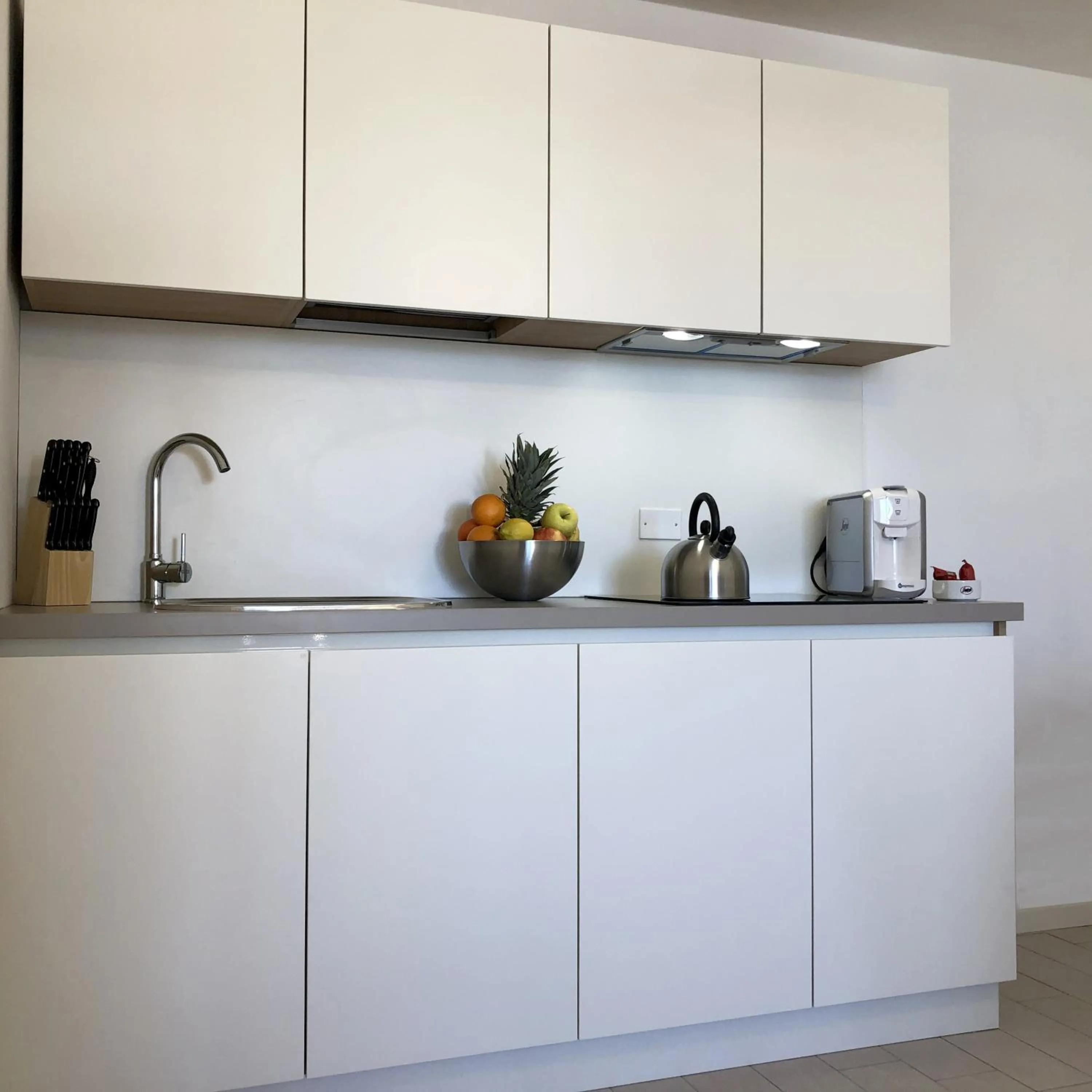 Coffee/tea facilities in Residence Aurora