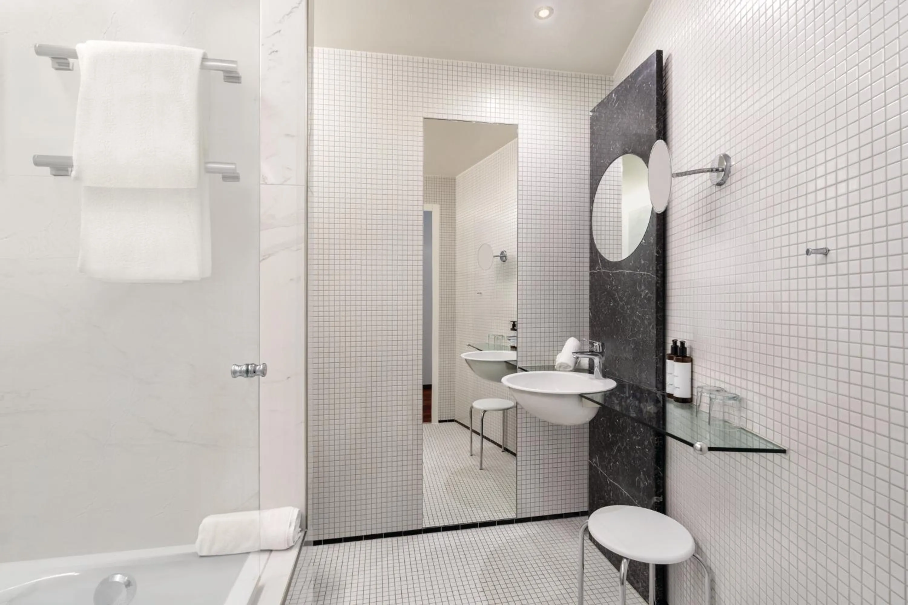 Bathroom in Vienna House by Wyndham Martinspark Dornbirn