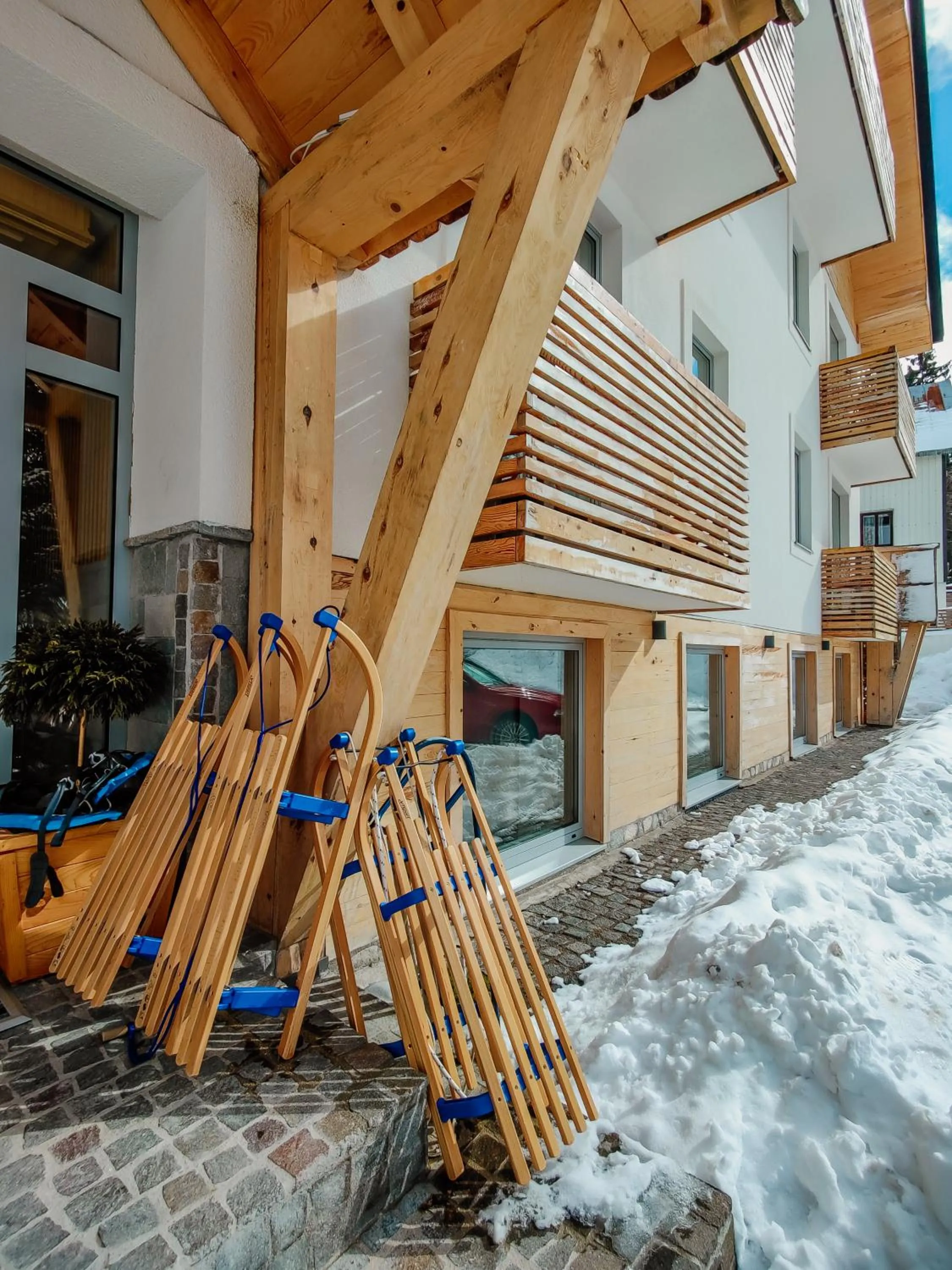 Skiing in Casa di Pino EcoLodge Hotel