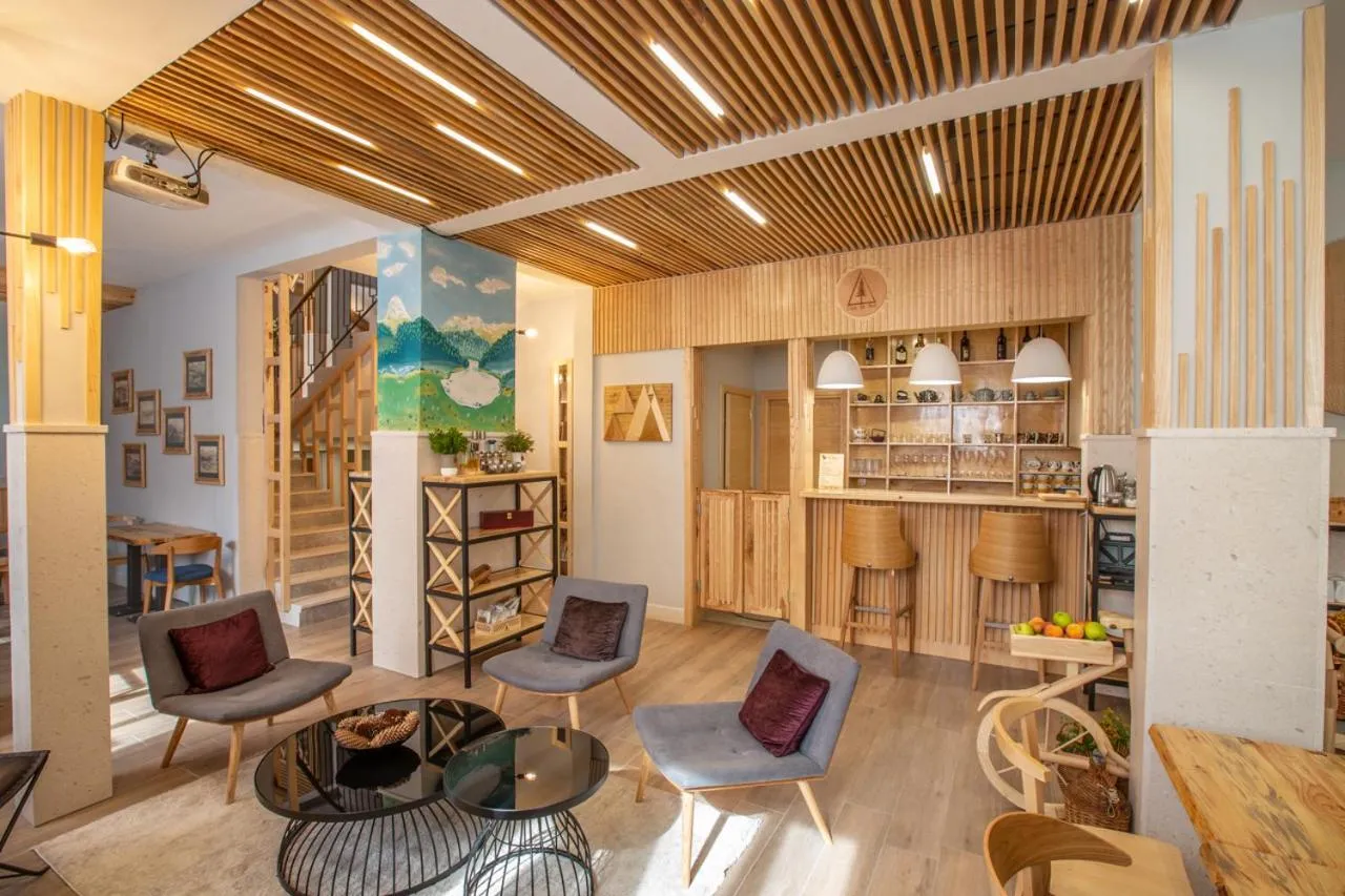 Restaurant/places to eat in Casa di Pino EcoLodge Hotel