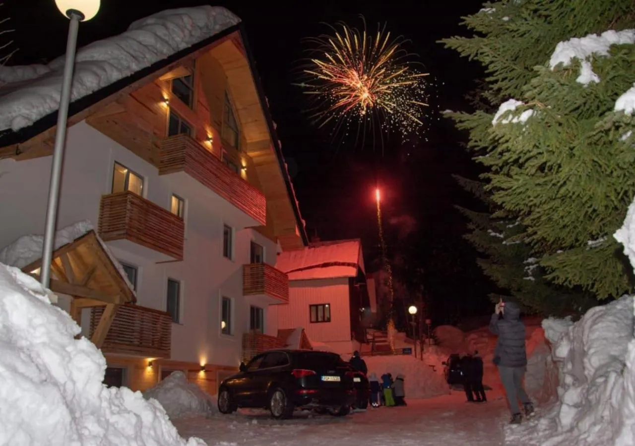 Property building in Casa di Pino EcoLodge Hotel