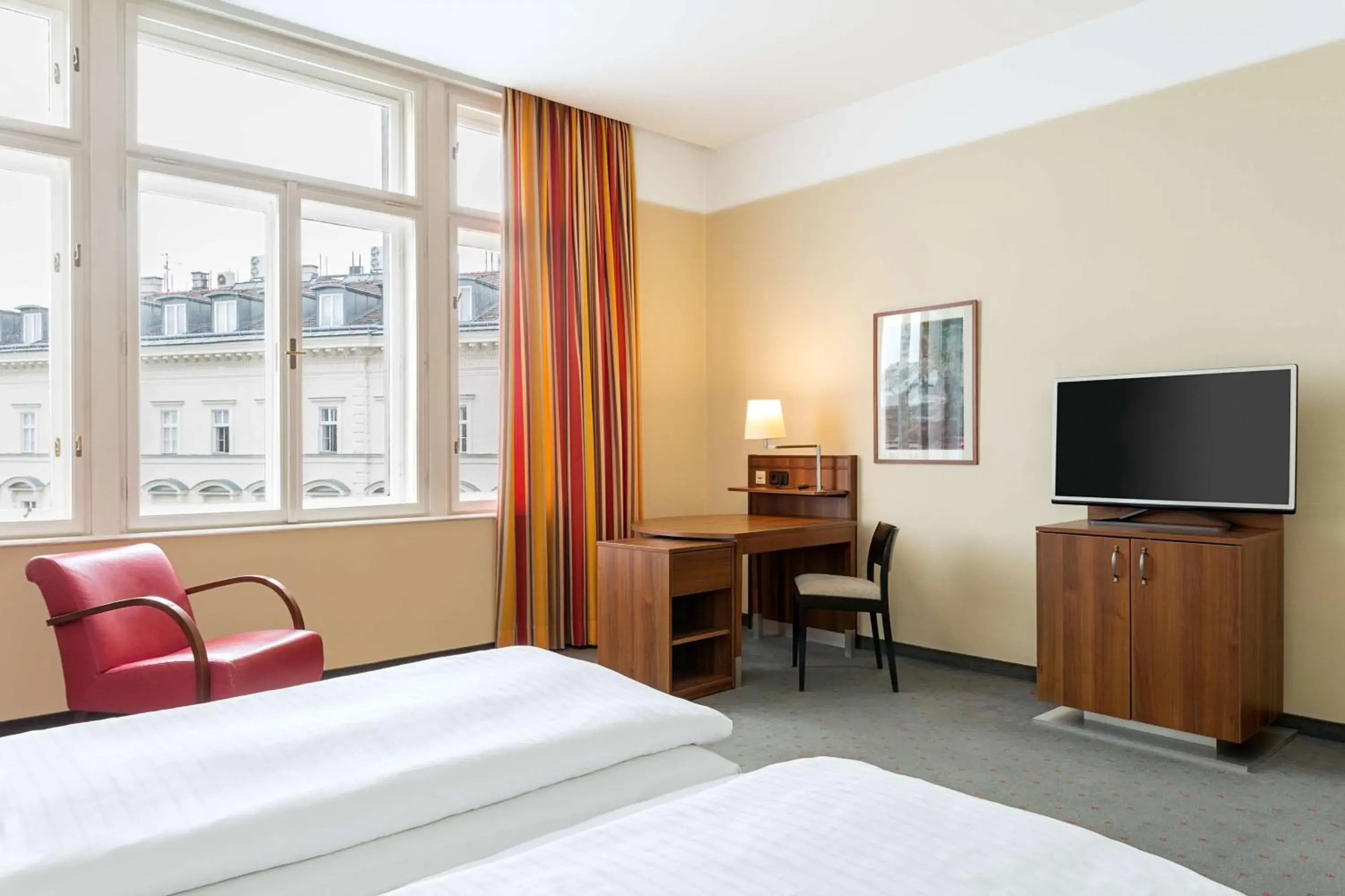 Superior Double or Twin Room in NH Wien Belvedere Superior Double or Twin Room in NH Wien Belvedere