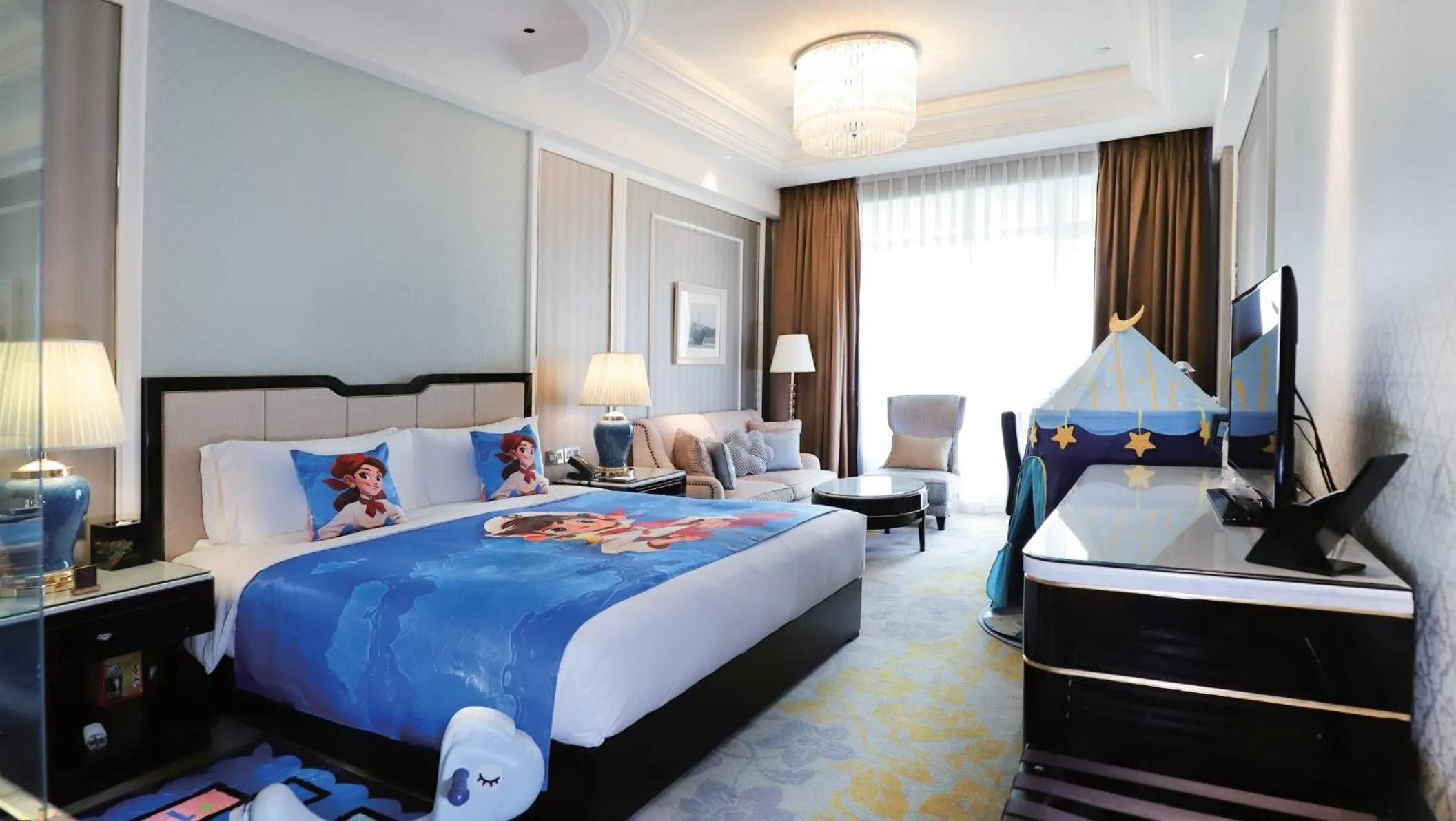 Photo of the whole room, Bed in InterContinental Chengdu Global Center by IHG