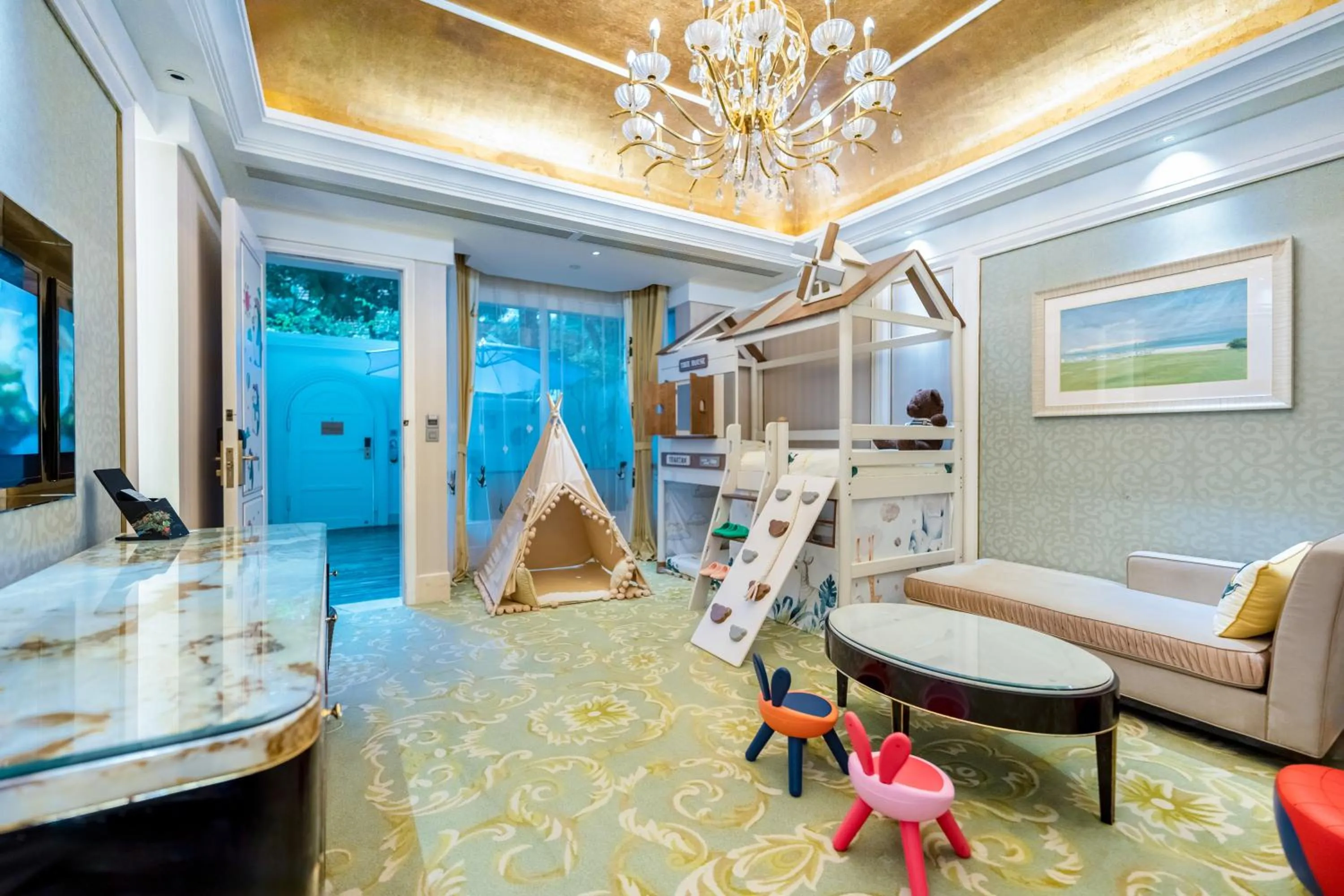 Bedroom in InterContinental Chengdu Global Center by IHG