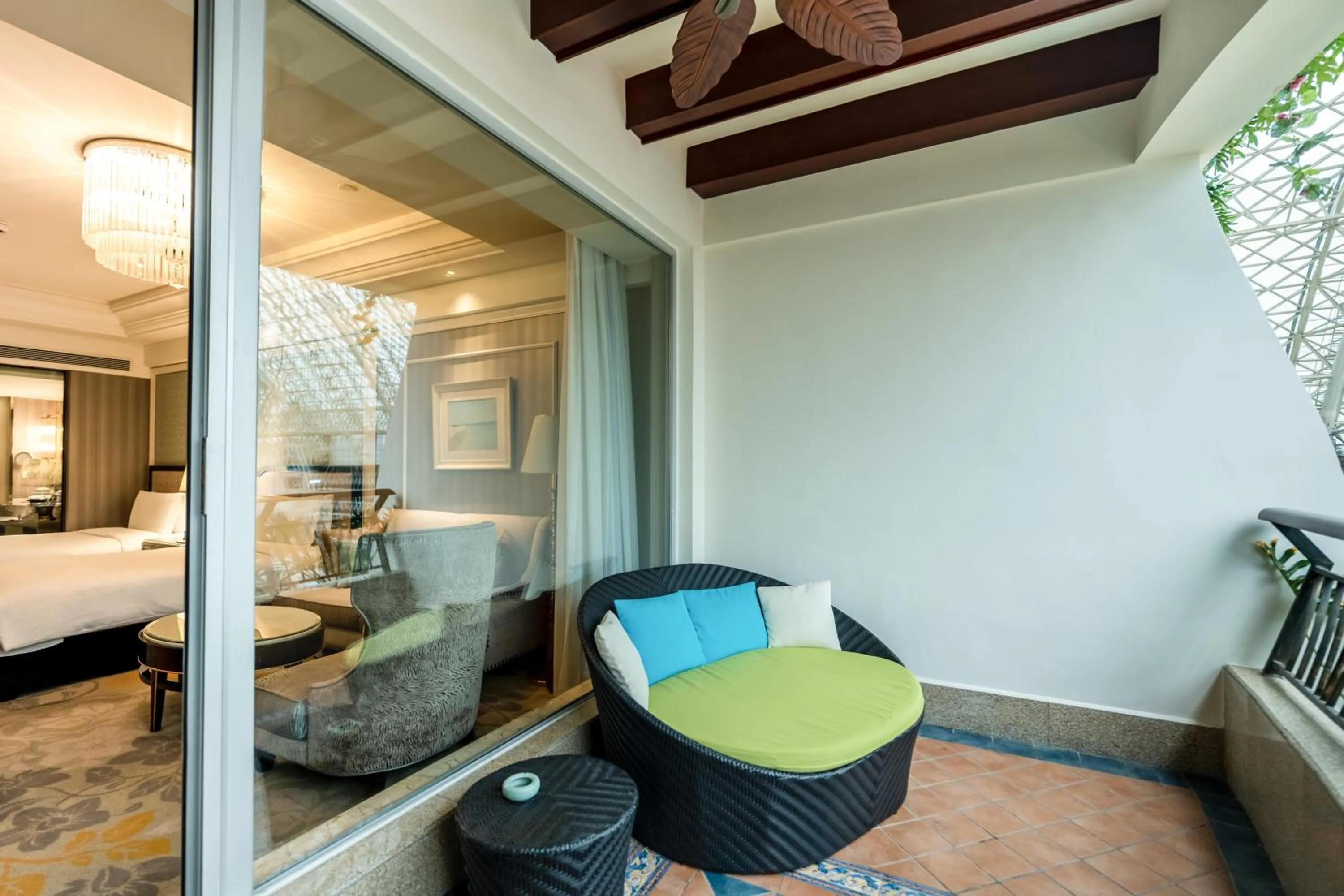 Seating area, Bed in InterContinental Chengdu Global Center by IHG