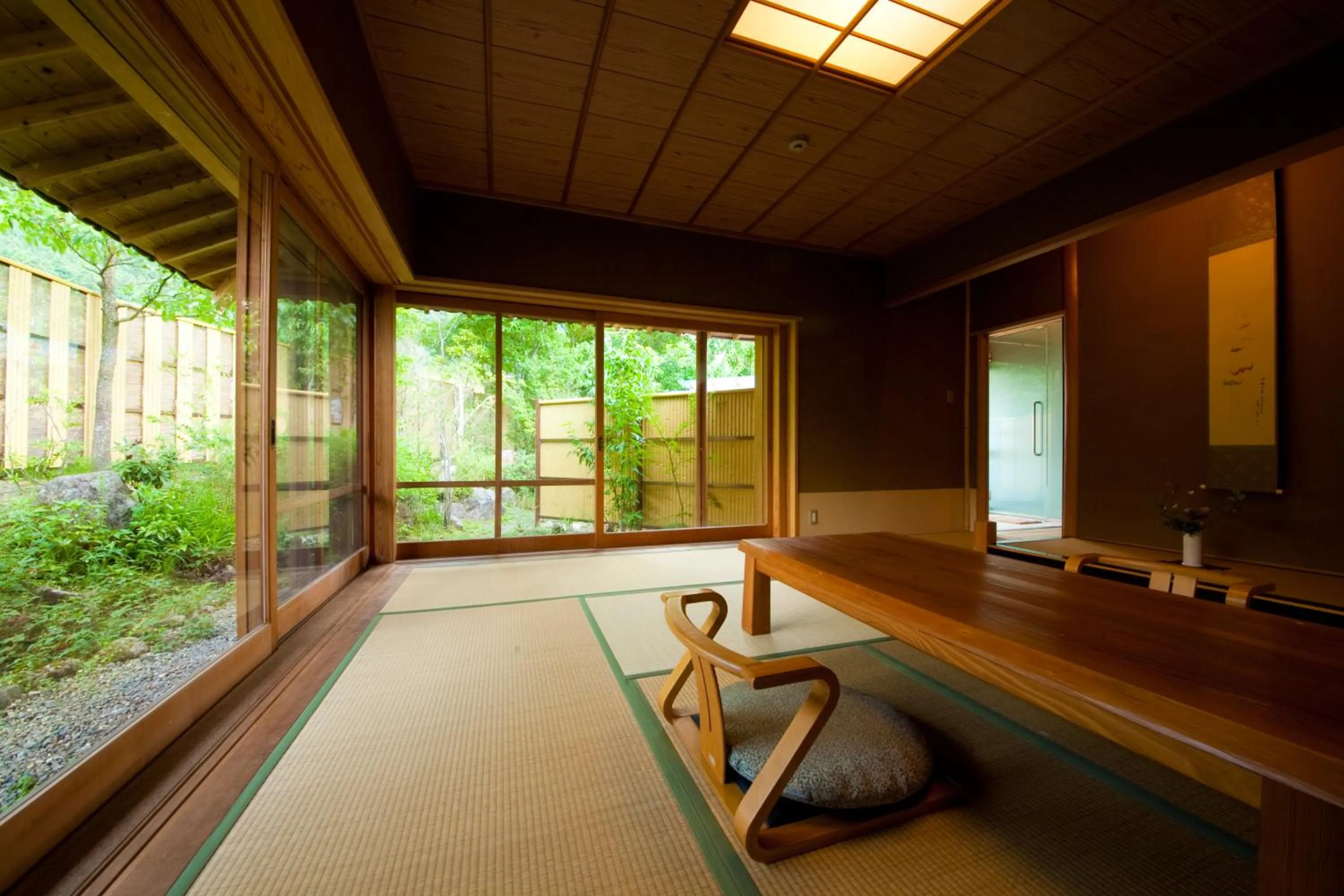 Photo of the whole room in Yufuin Hoteiya