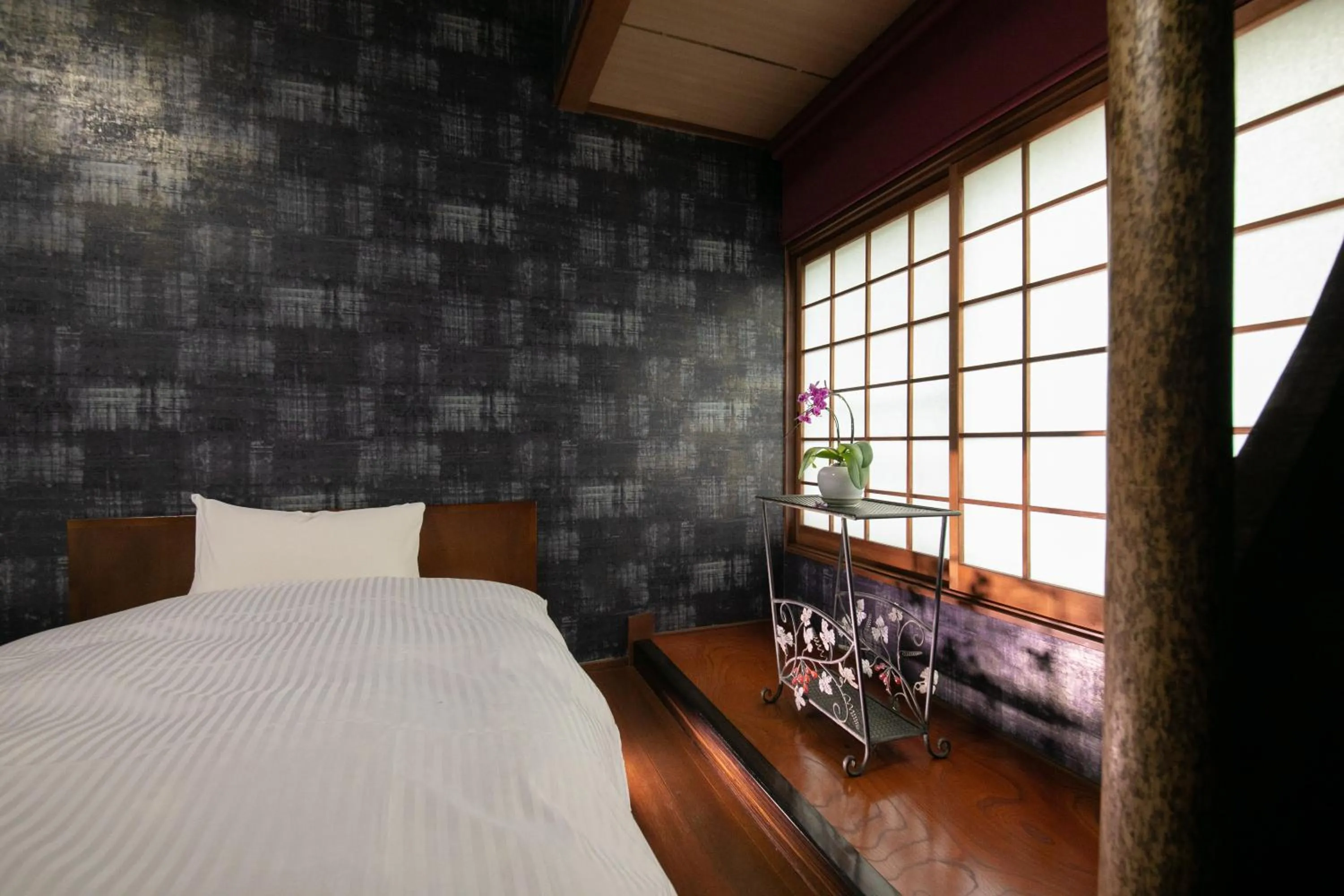 Photo of the whole room, Bed in Yufuin Hoteiya