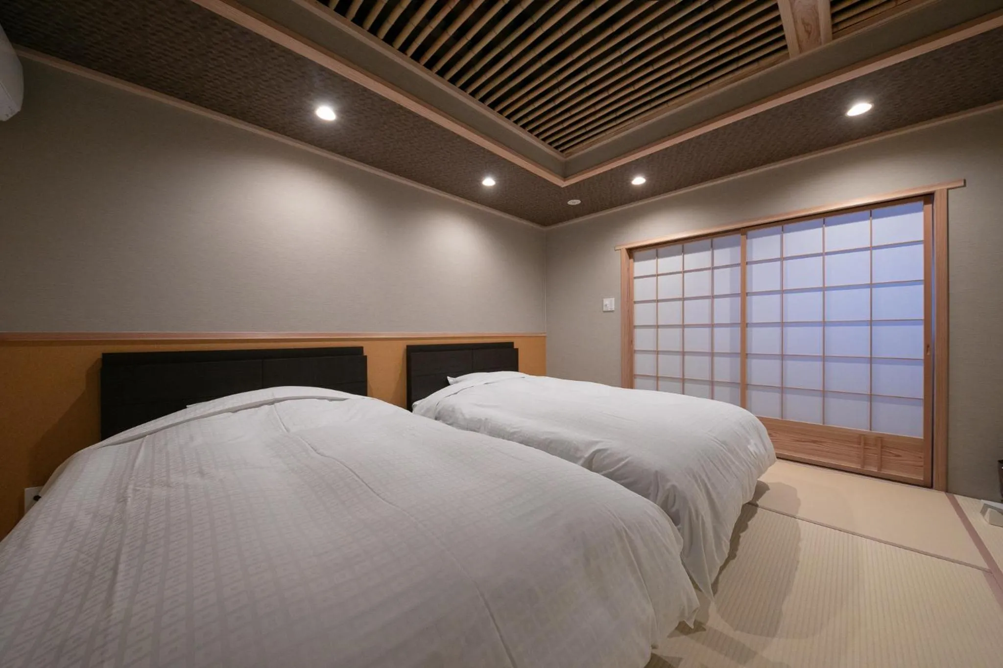 Photo of the whole room, Bed in Yufuin Hoteiya