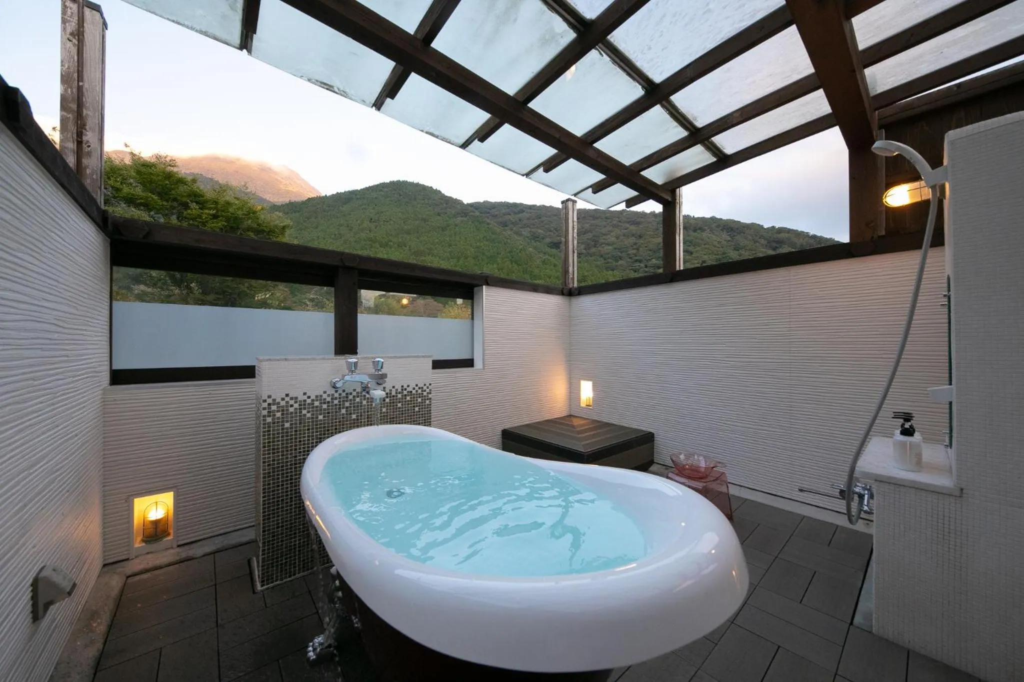 Photo of the whole room in Yufuin Hoteiya