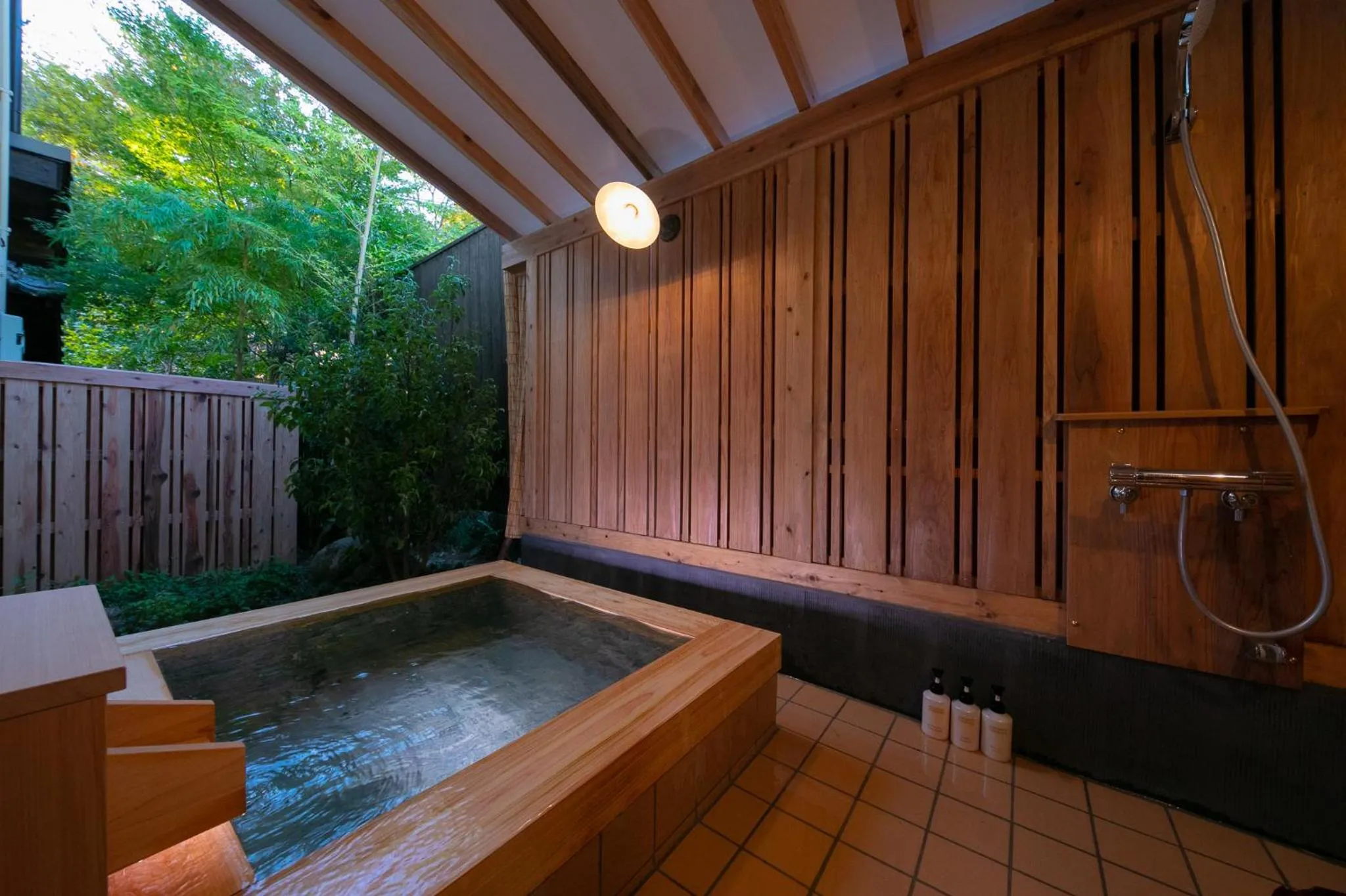 Photo of the whole room in Yufuin Hoteiya