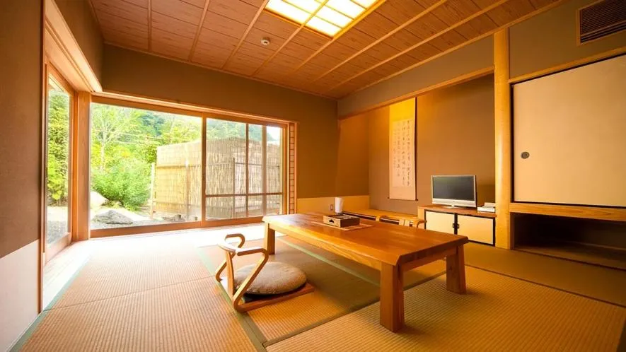 Living room in Yufuin Hoteiya