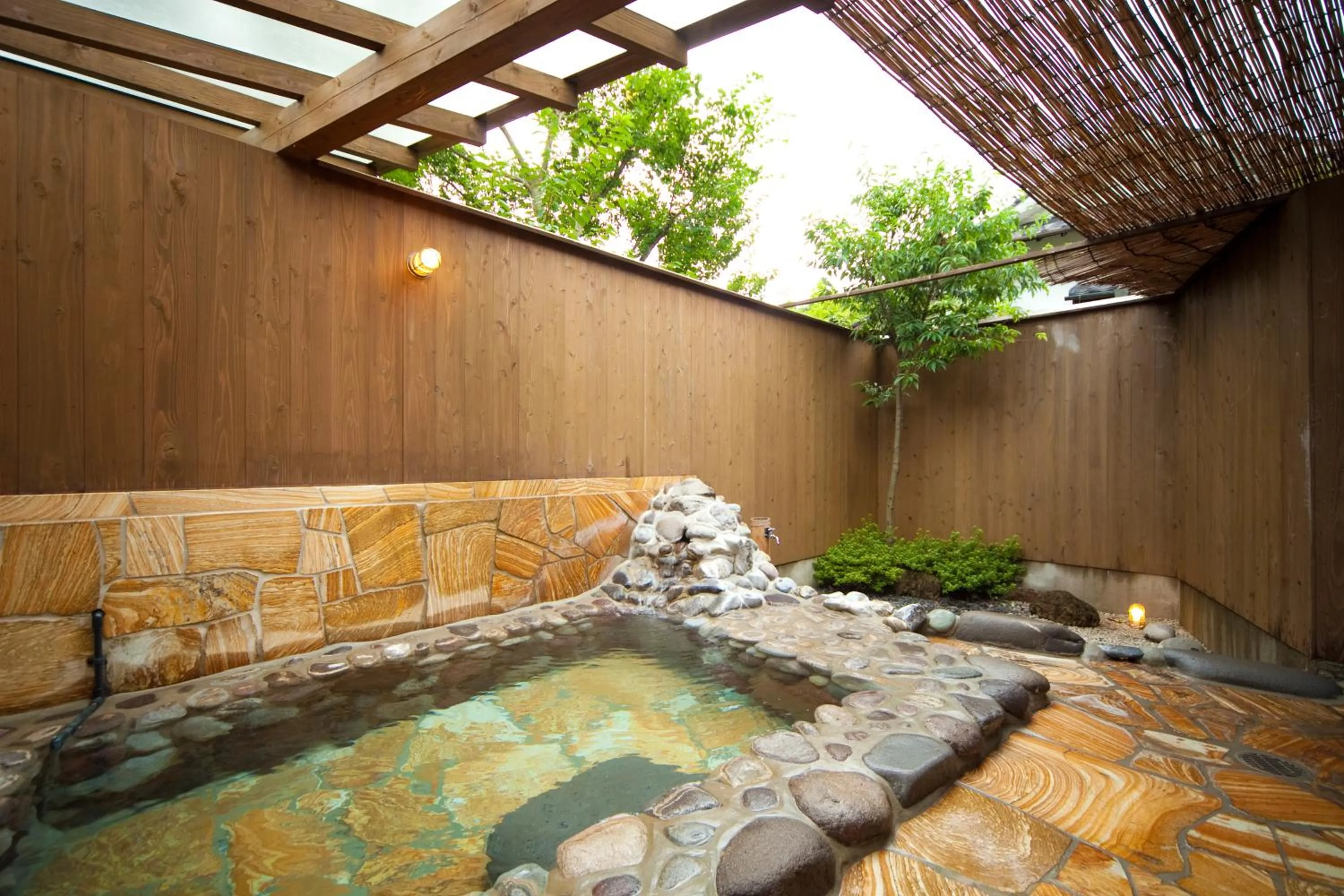 Photo of the whole room in Yufuin Hoteiya