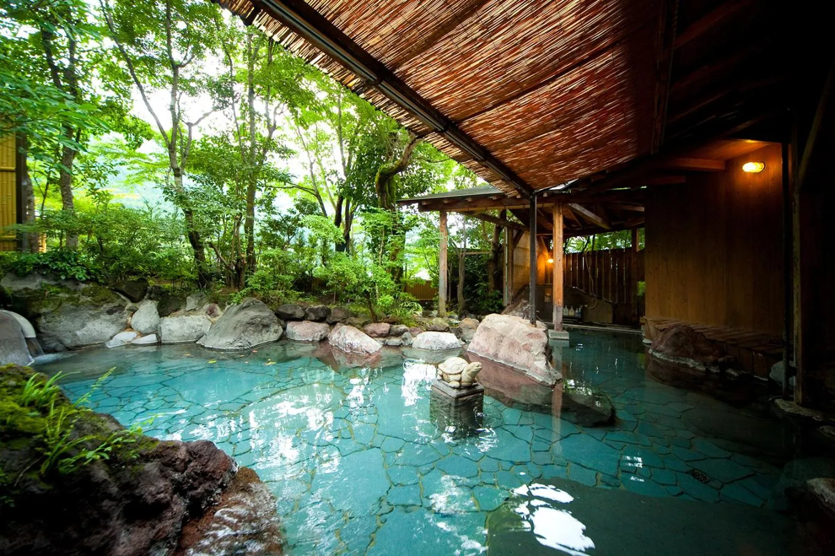 Hot Spring Bath in Yufuin Hoteiya