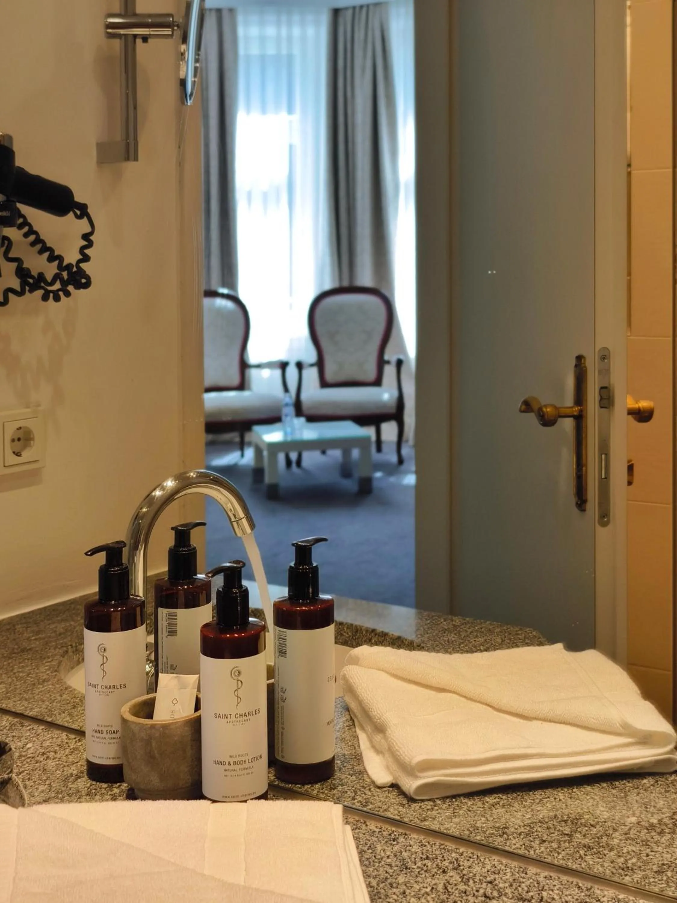 Bathroom in Hotel Villa Carlton - Adults Only