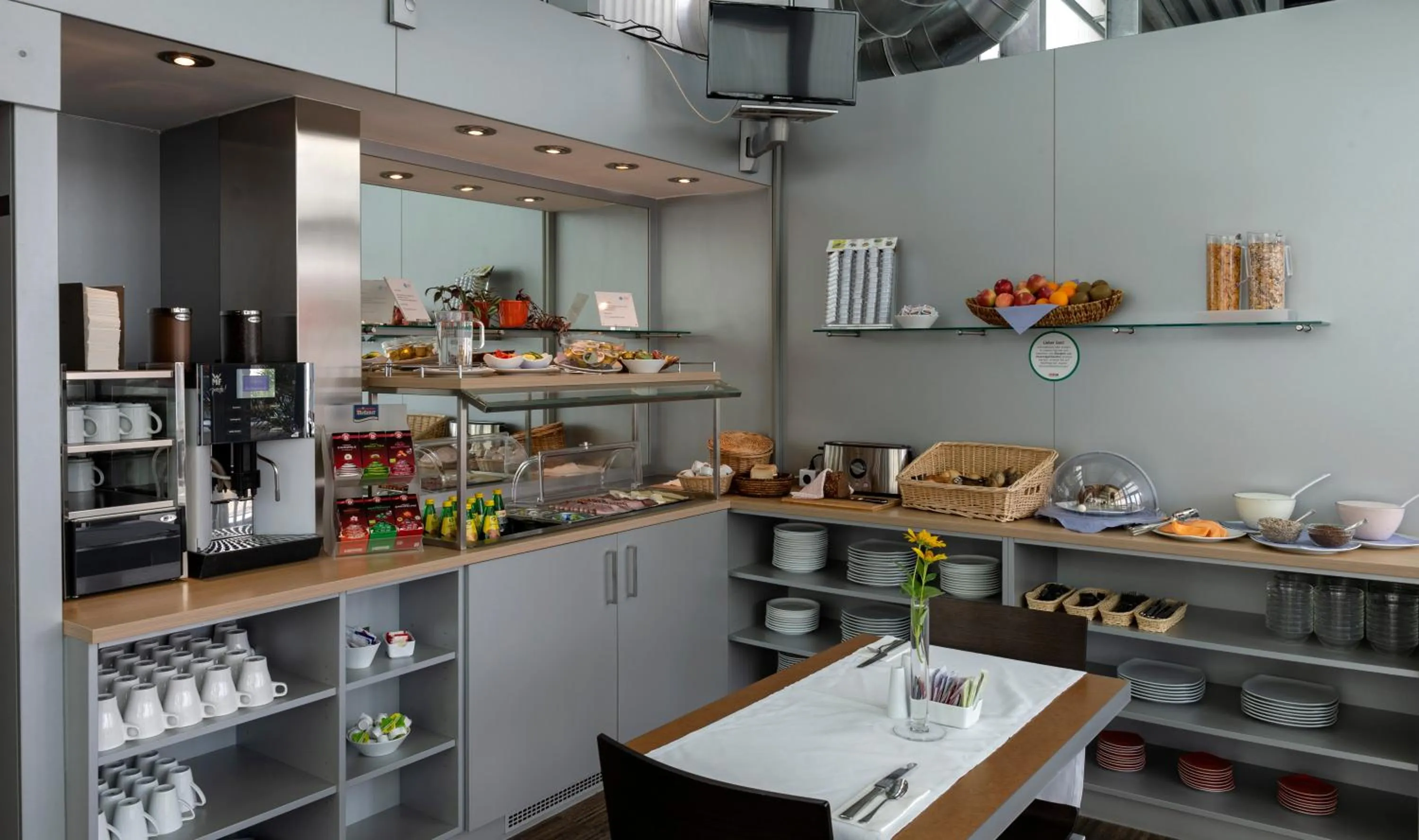 Continental breakfast in Orange Wings Krems