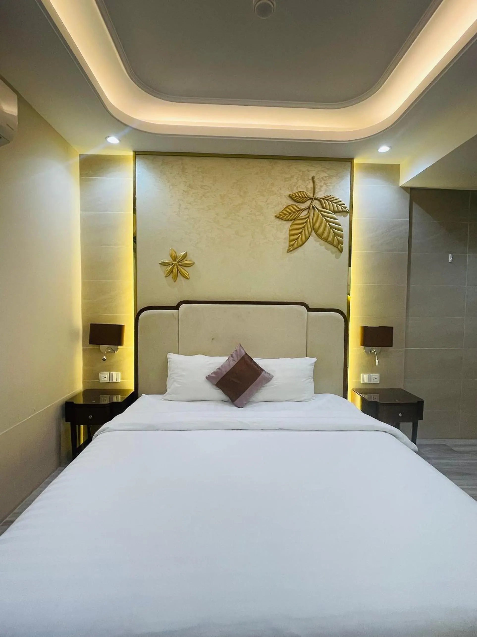 Bed in Simmi 6 Hotel & Apartment