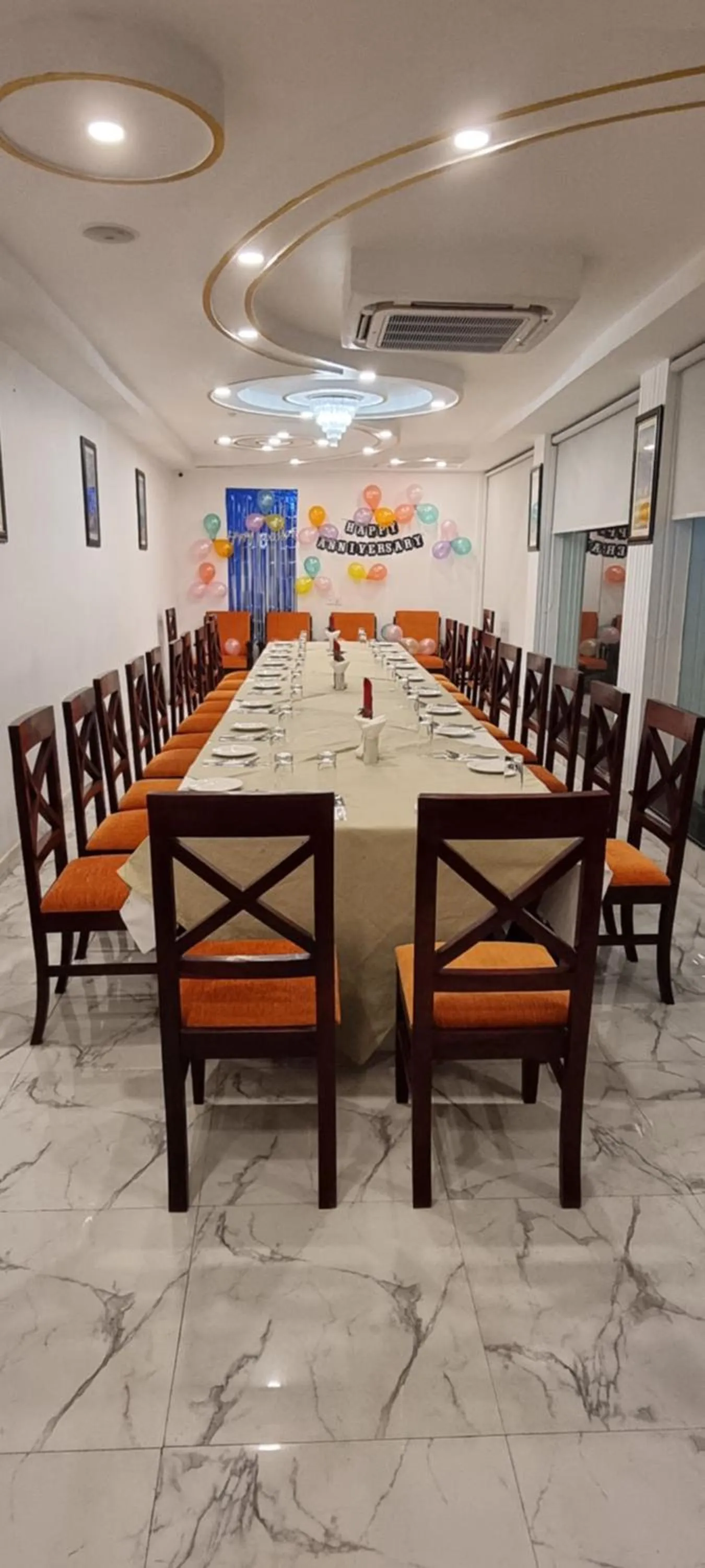 Restaurant/places to eat in Durbar Hotel & Residence