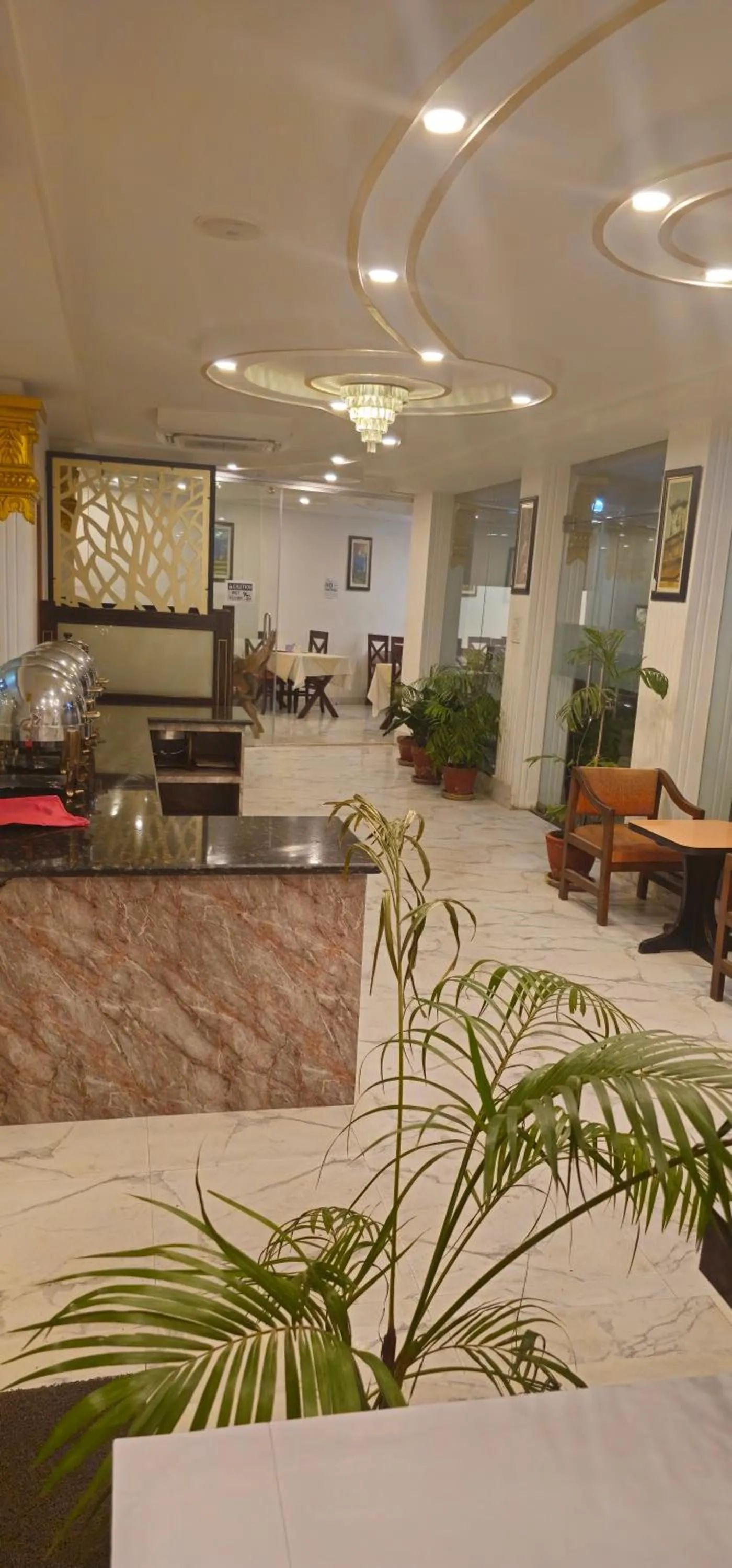 Restaurant/places to eat in Durbar Hotel & Residence