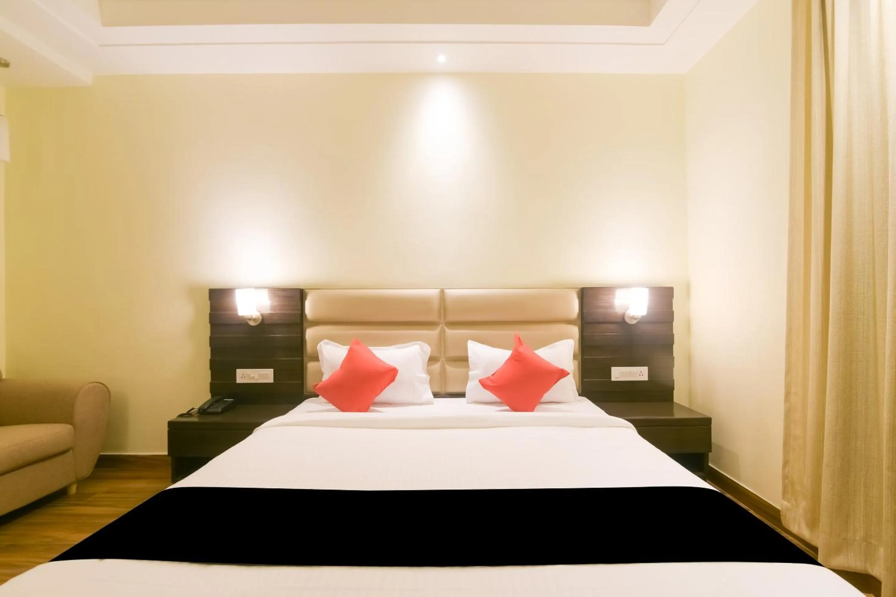 Bedroom, Bed in OYO 77736 Hotel Starlight