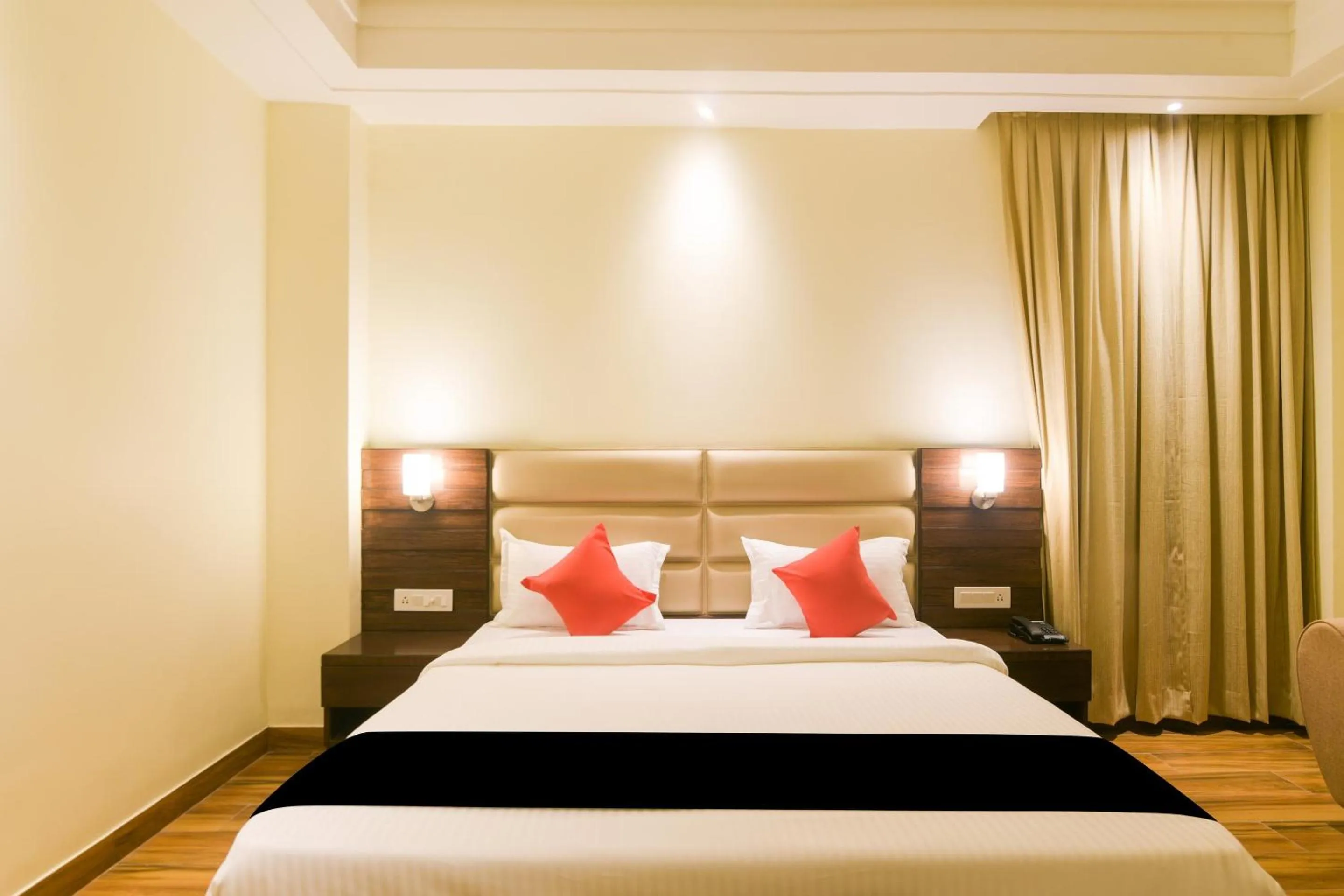 Bedroom, Bed in OYO 77736 Hotel Starlight