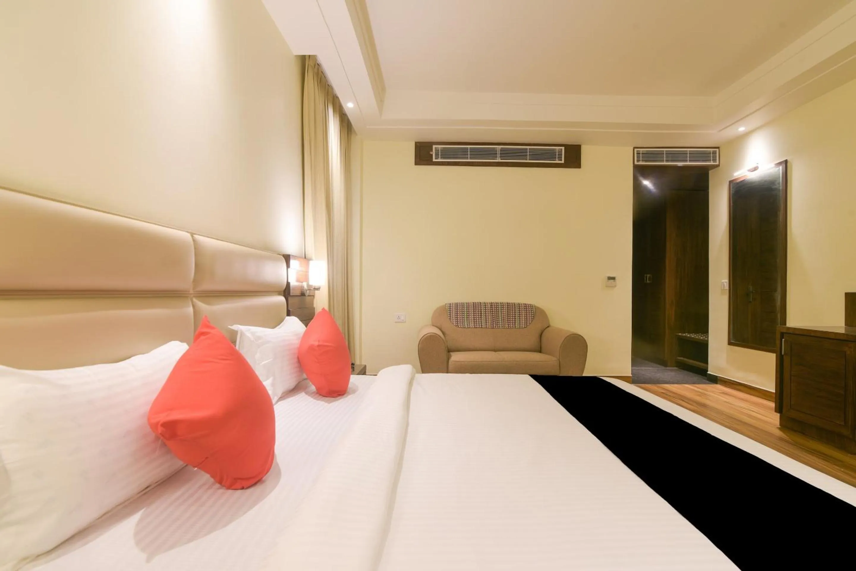 Bedroom, Bed in Super Collection O Starlight